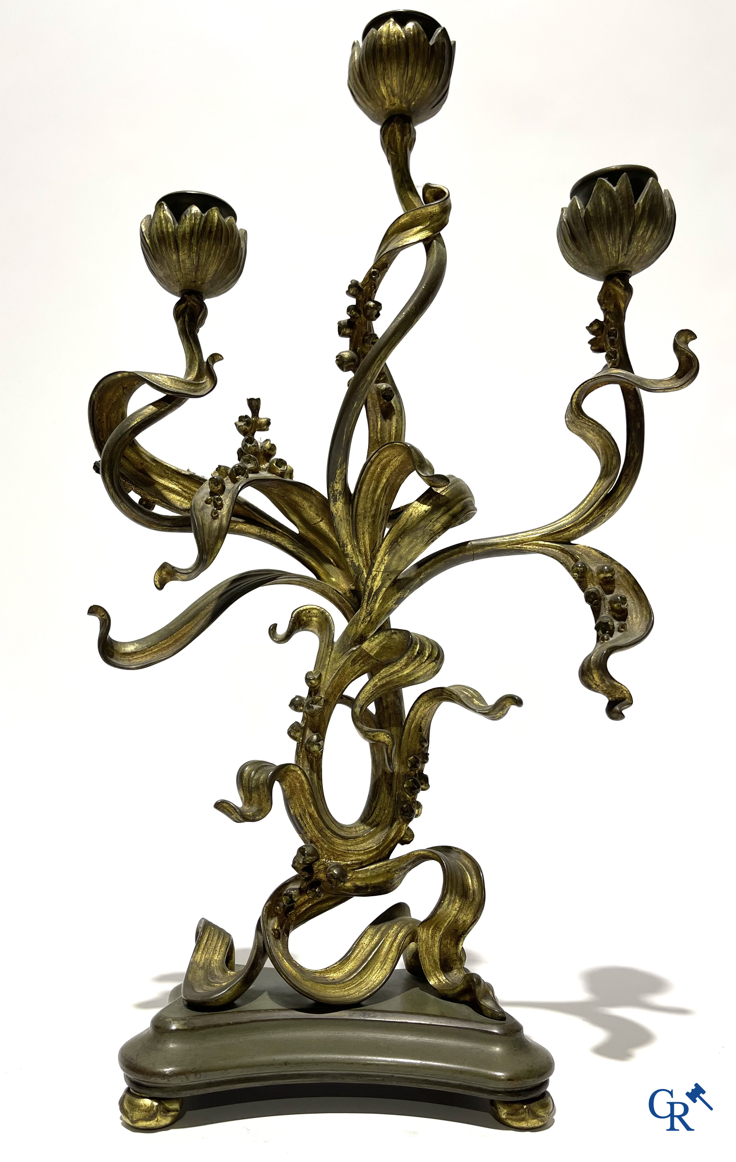 Art Nouveau, een 3-delige bronzen schouwgarnituur in Jugendstil. Circa 1900.