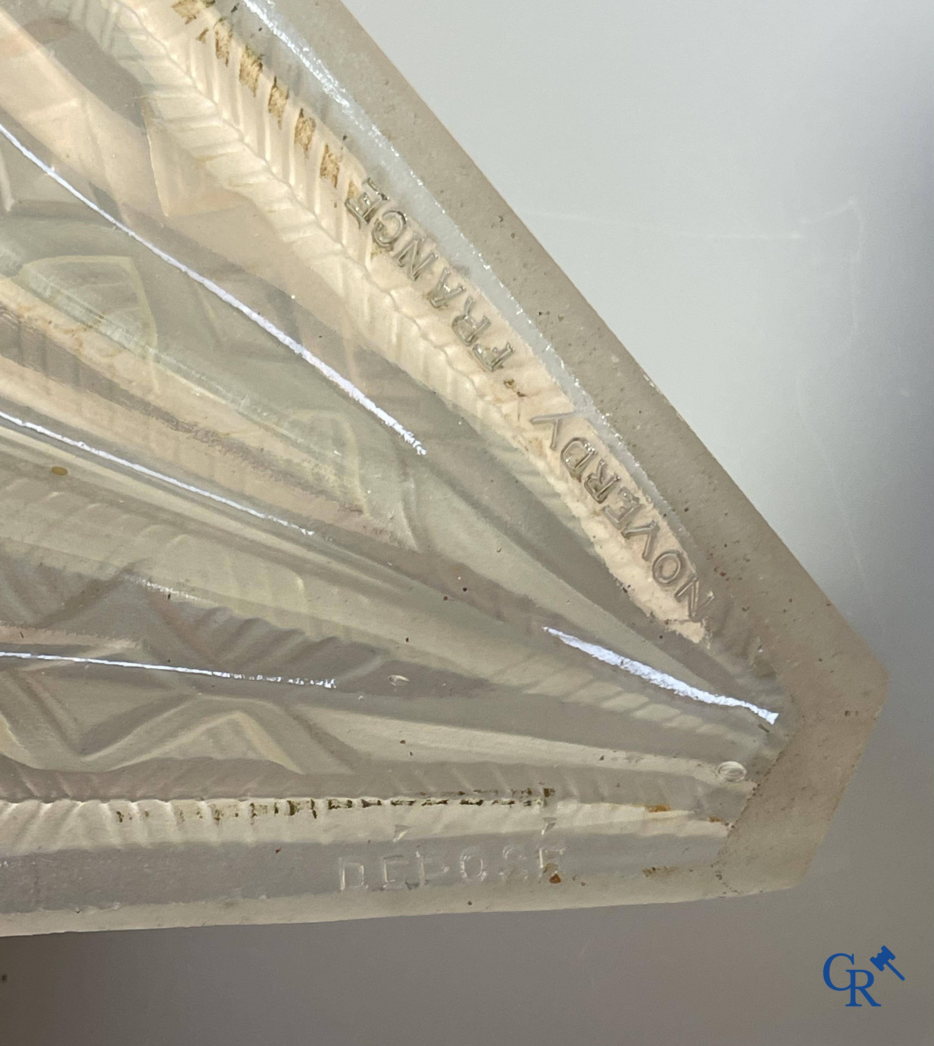 Noverdy France, a large pair of Art Deco wall lights in glass and forging. Circa 1930. Signed.