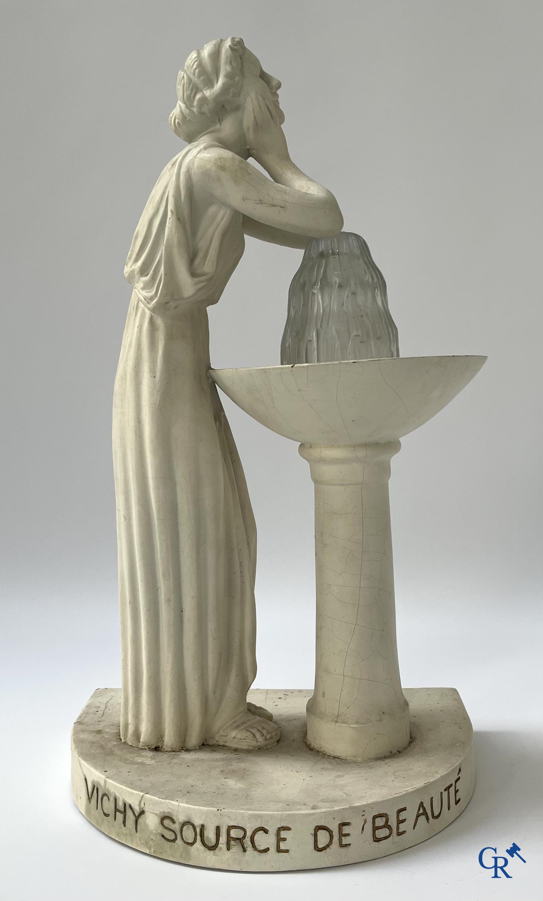 Vichy, Source de beauté. Lampe en papier mâché surmonté de plâtre patiné. Première version vers 1930-1940.