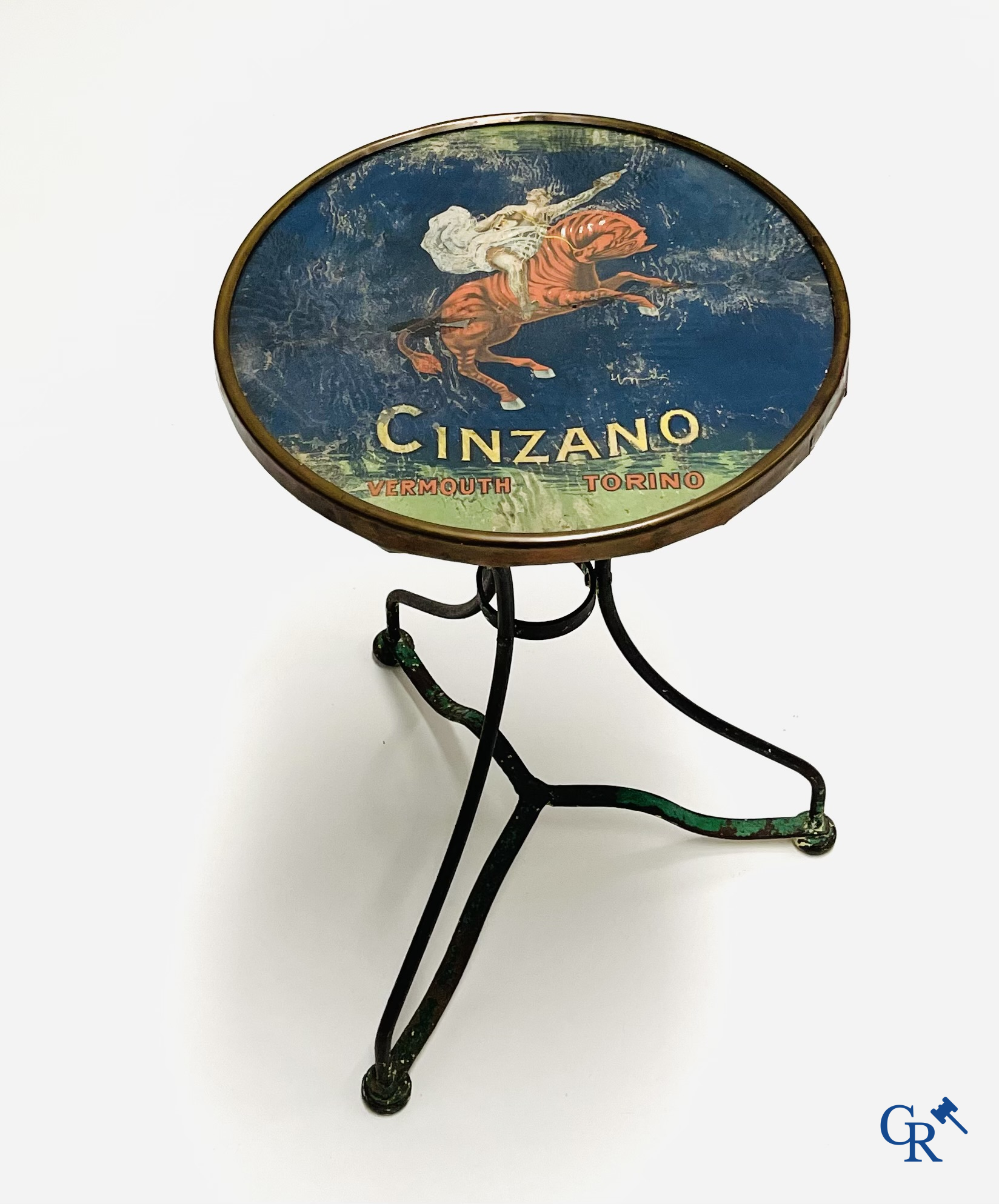 Leonetto Cappiello (1875-1942) Zeldzame originele bistro terrastafel met publiciteit voor Cinzano Vermouth. Circa 1920.