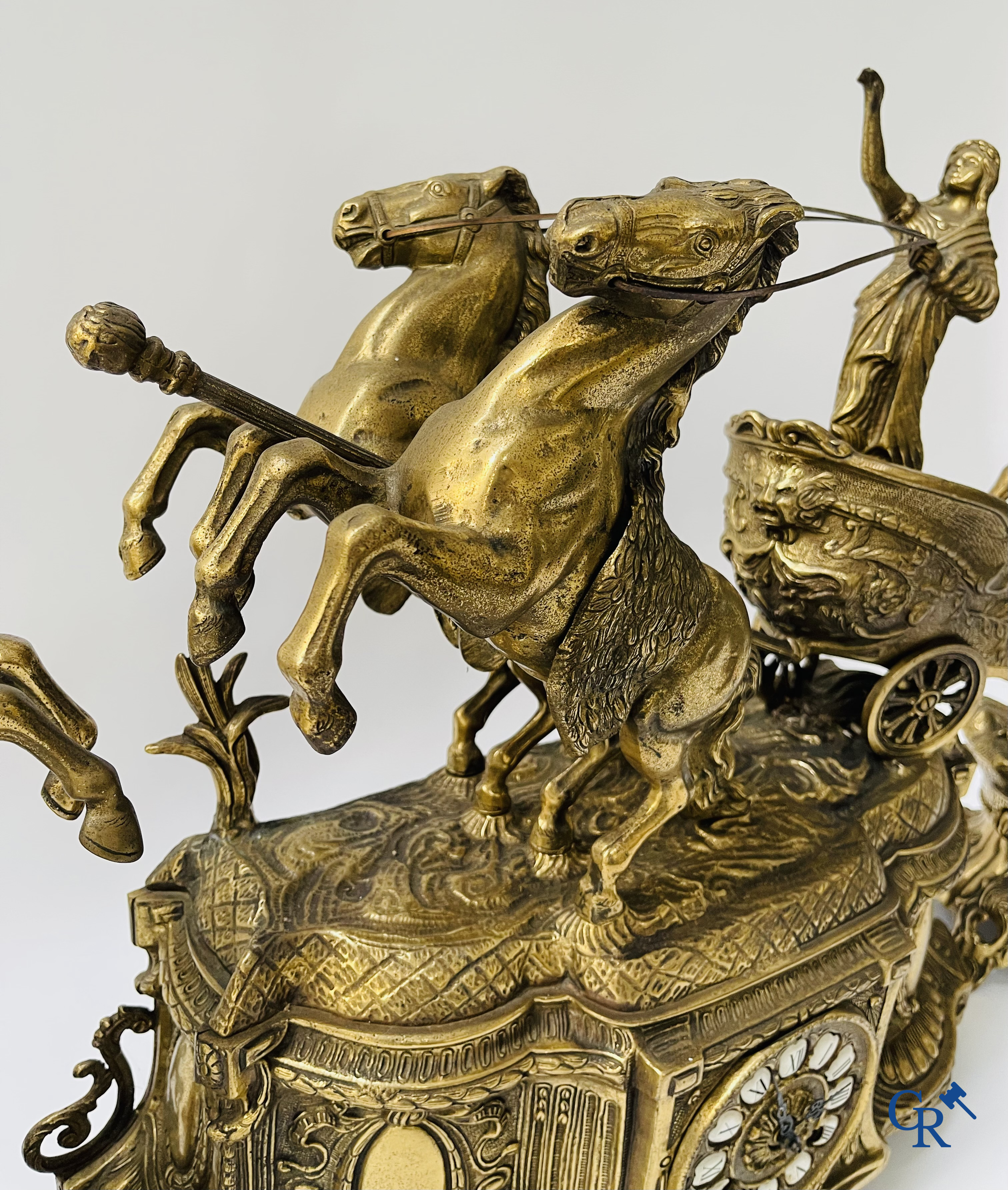 Large 3-piece clockset in bronze. "Chariot". 20th century.