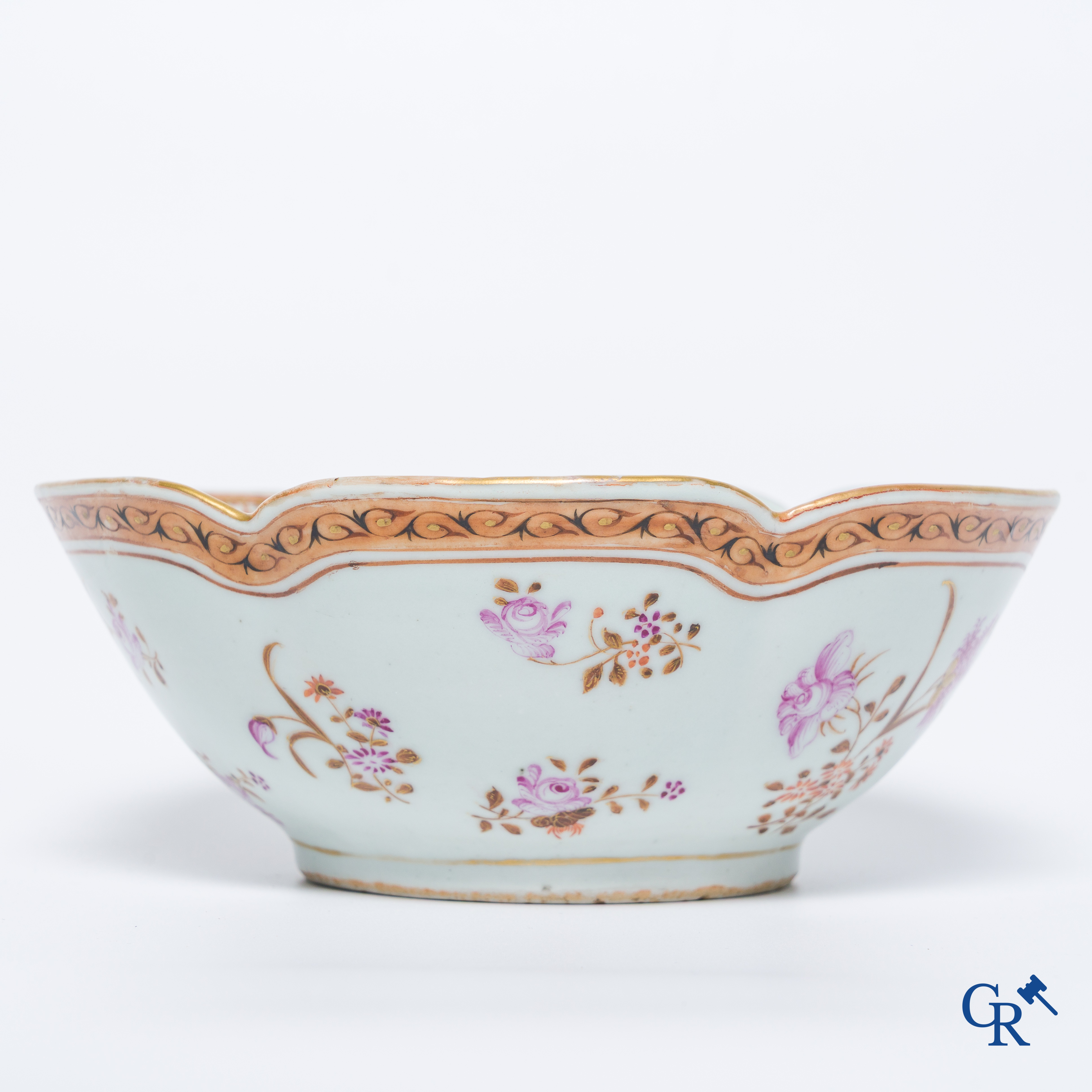 Aziatica: Een Chinese famille rose kom in export porselein voor de Amerikaanse markt.