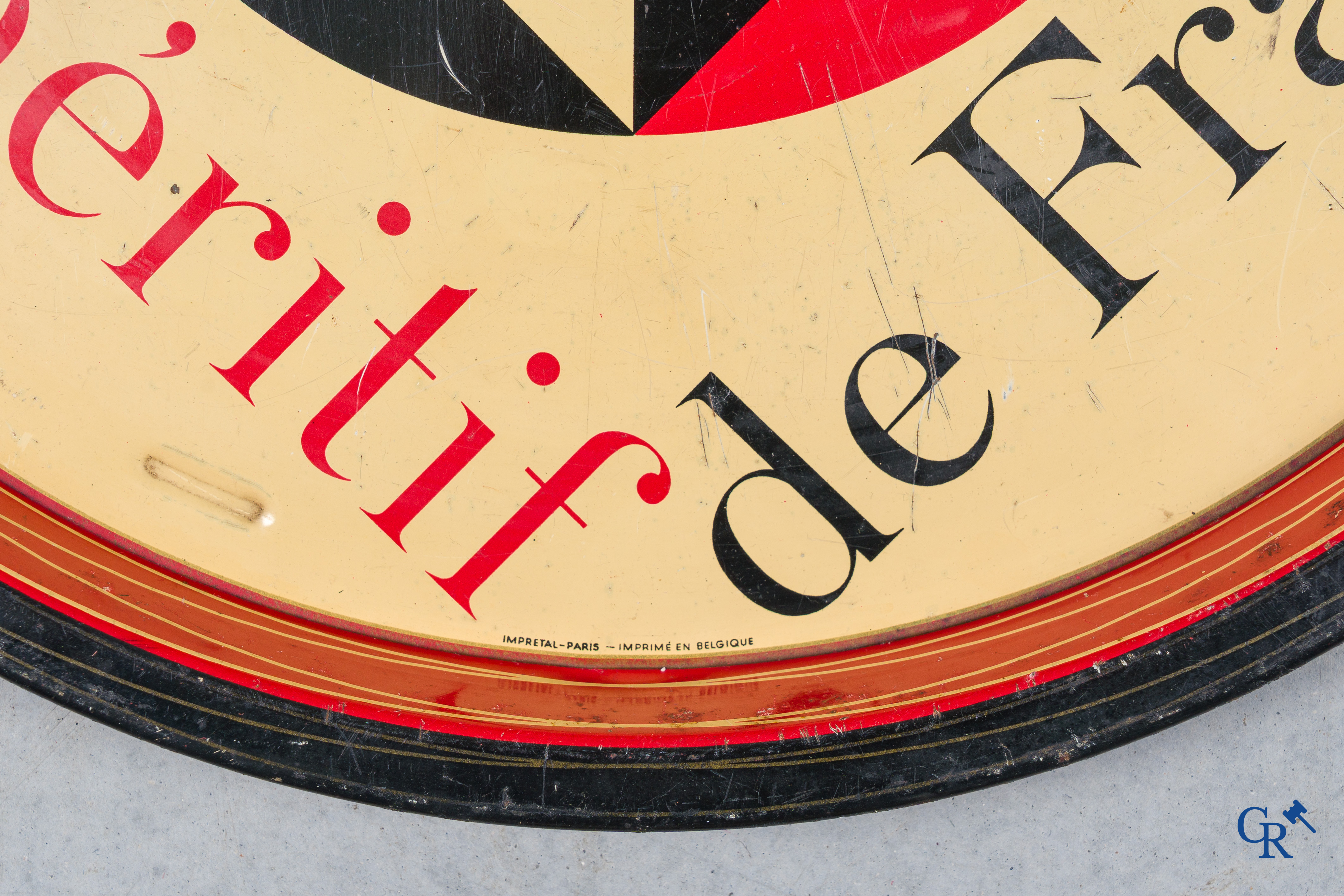 Charles Loupot (1892-1962) St. Raphaël Quinquina, L'apéritif de France. Une paire de plateaus en tôle peinte.