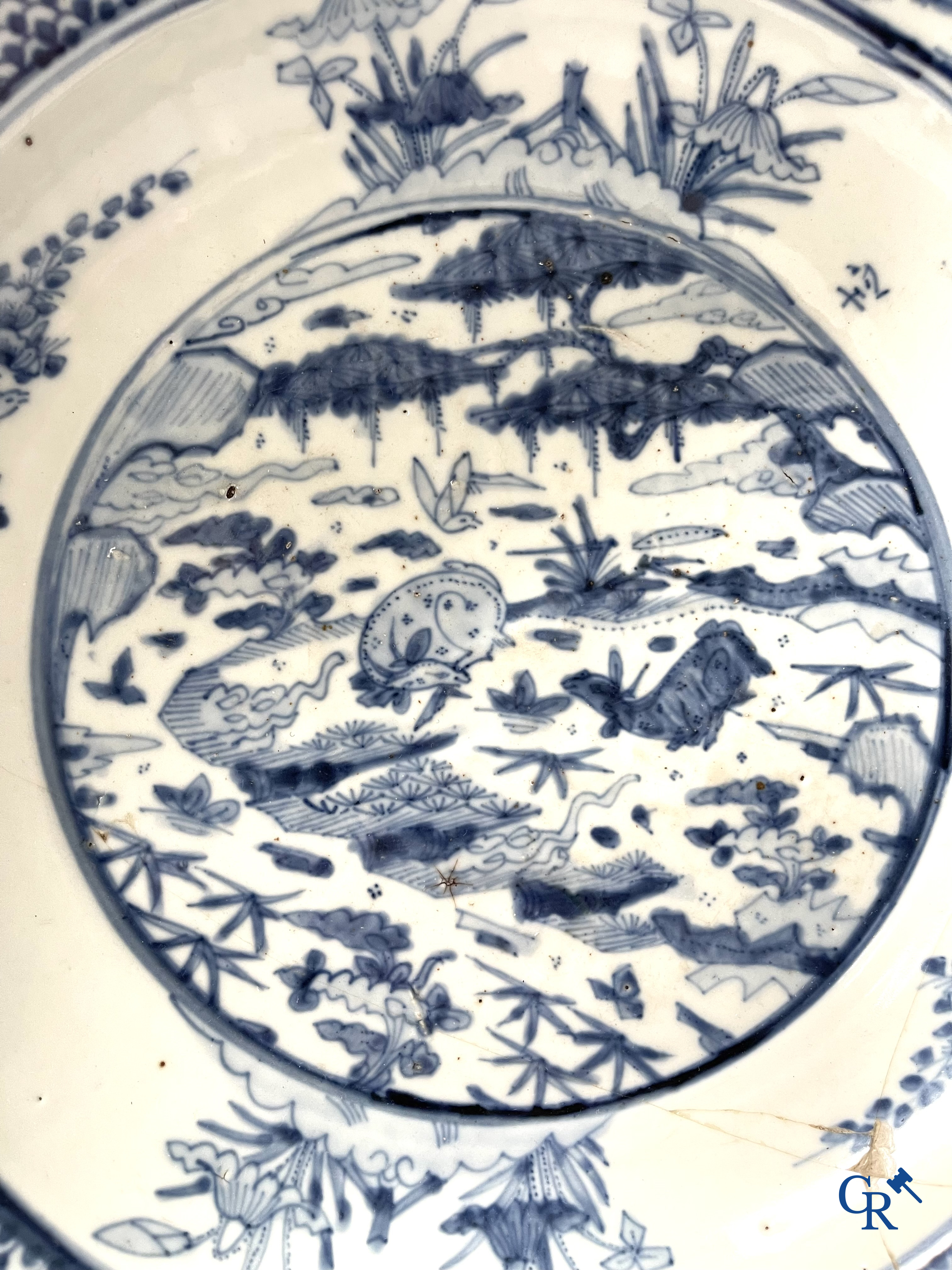 Asian Art, Lot with Chinese porcelain and pottery. 18th-19th century.