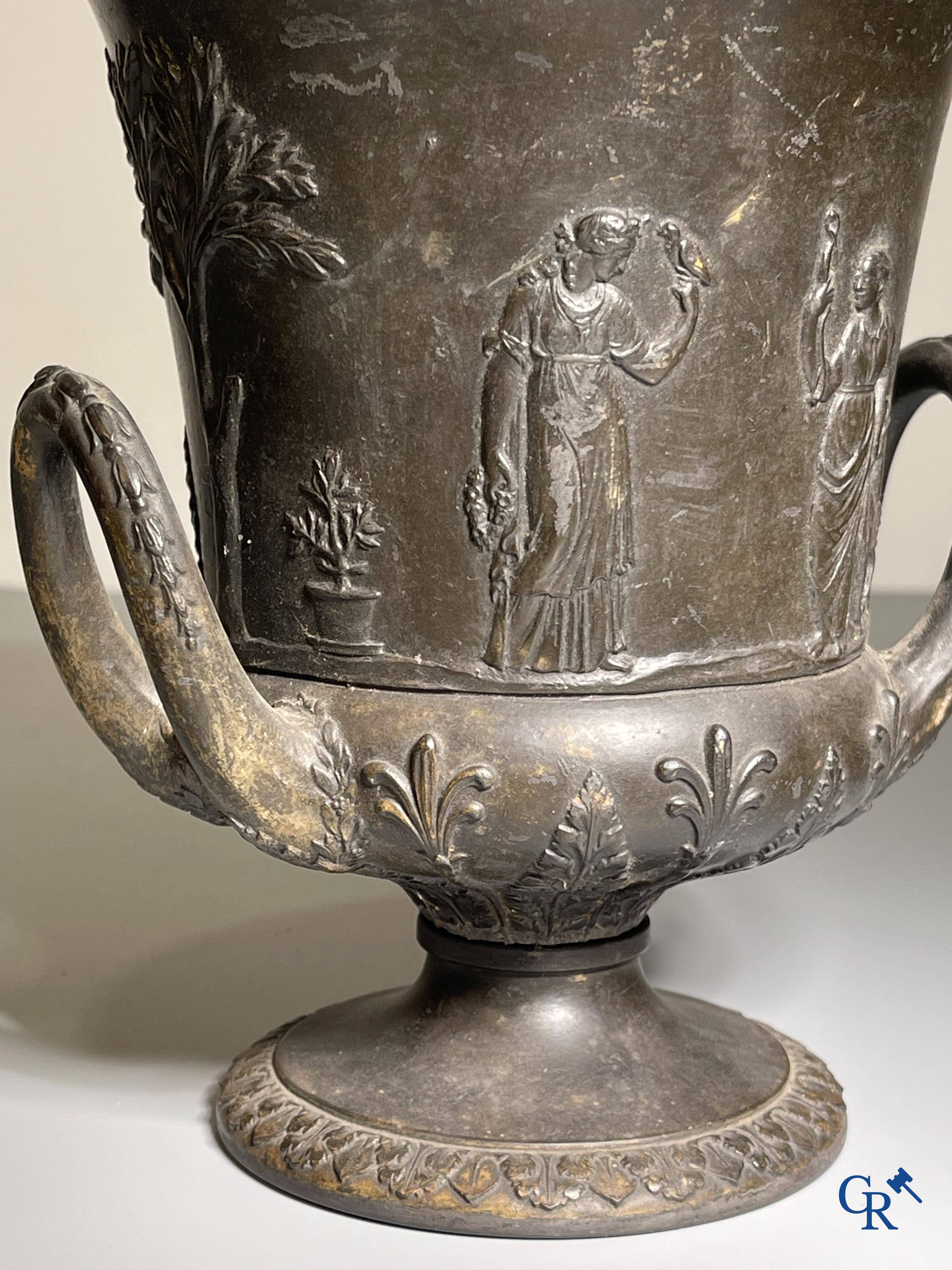 Wedgwood, a late 18th century Medici vase in black basalt.