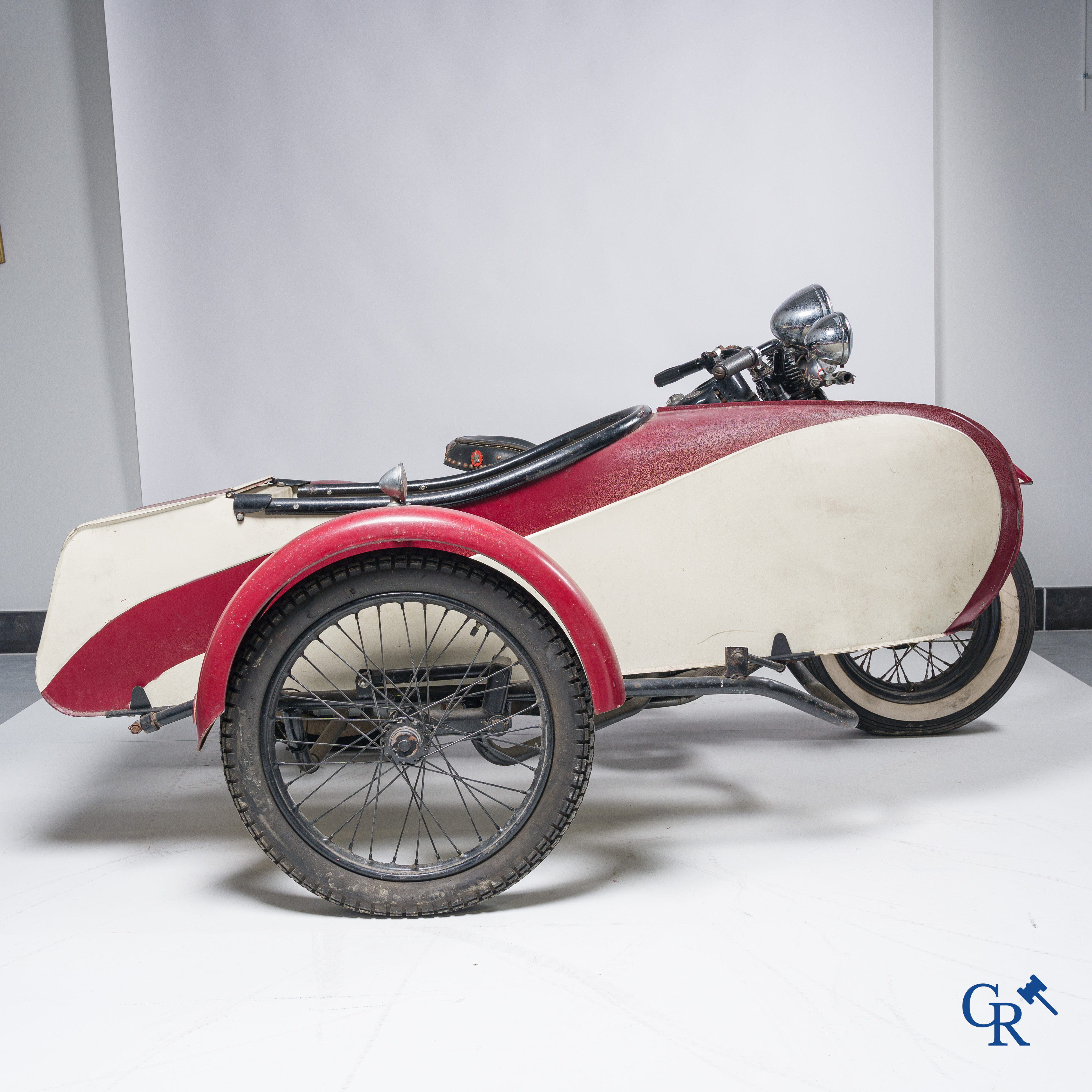 Harley Davidson, type WLA 750cc, circa 1940. With sidecar from a later period. (barn find)