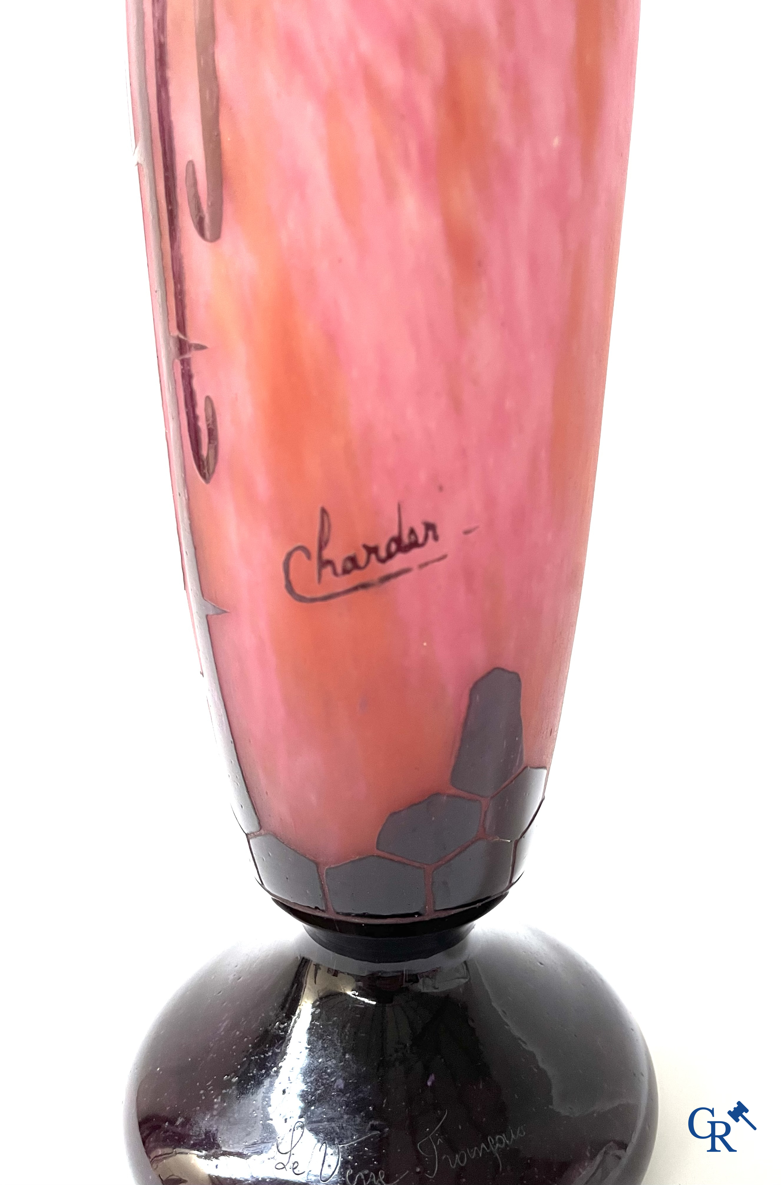 Art Deco, Charles Schneider. Grote art deco vaas in glaspasta, Circa 1930. Gesigneerd Charder en Le Verre Français.