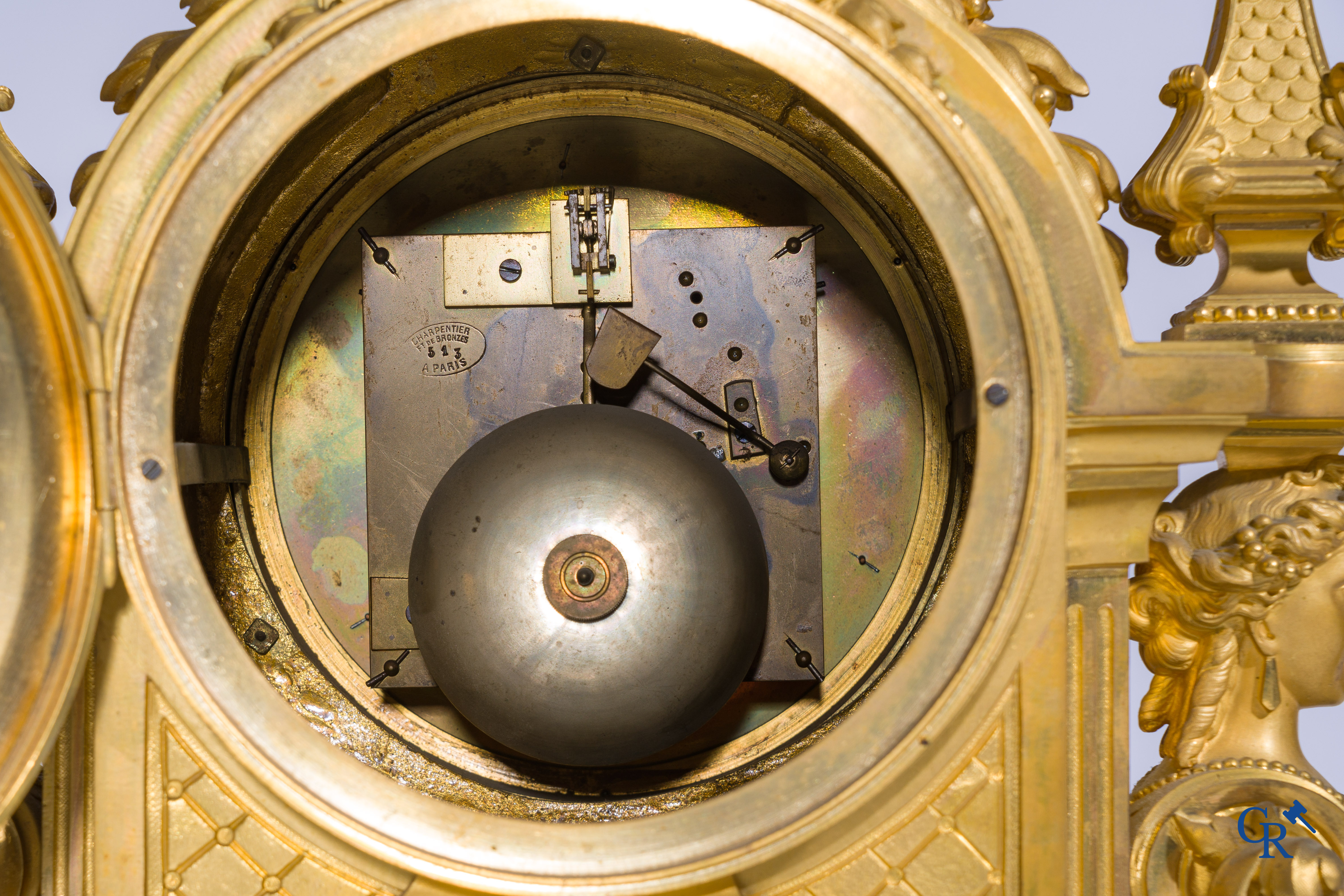 Charpentier & Cie, een imposante 3-delige schouwgarnituur in LXVI-stijl. Napoleon III-periode.