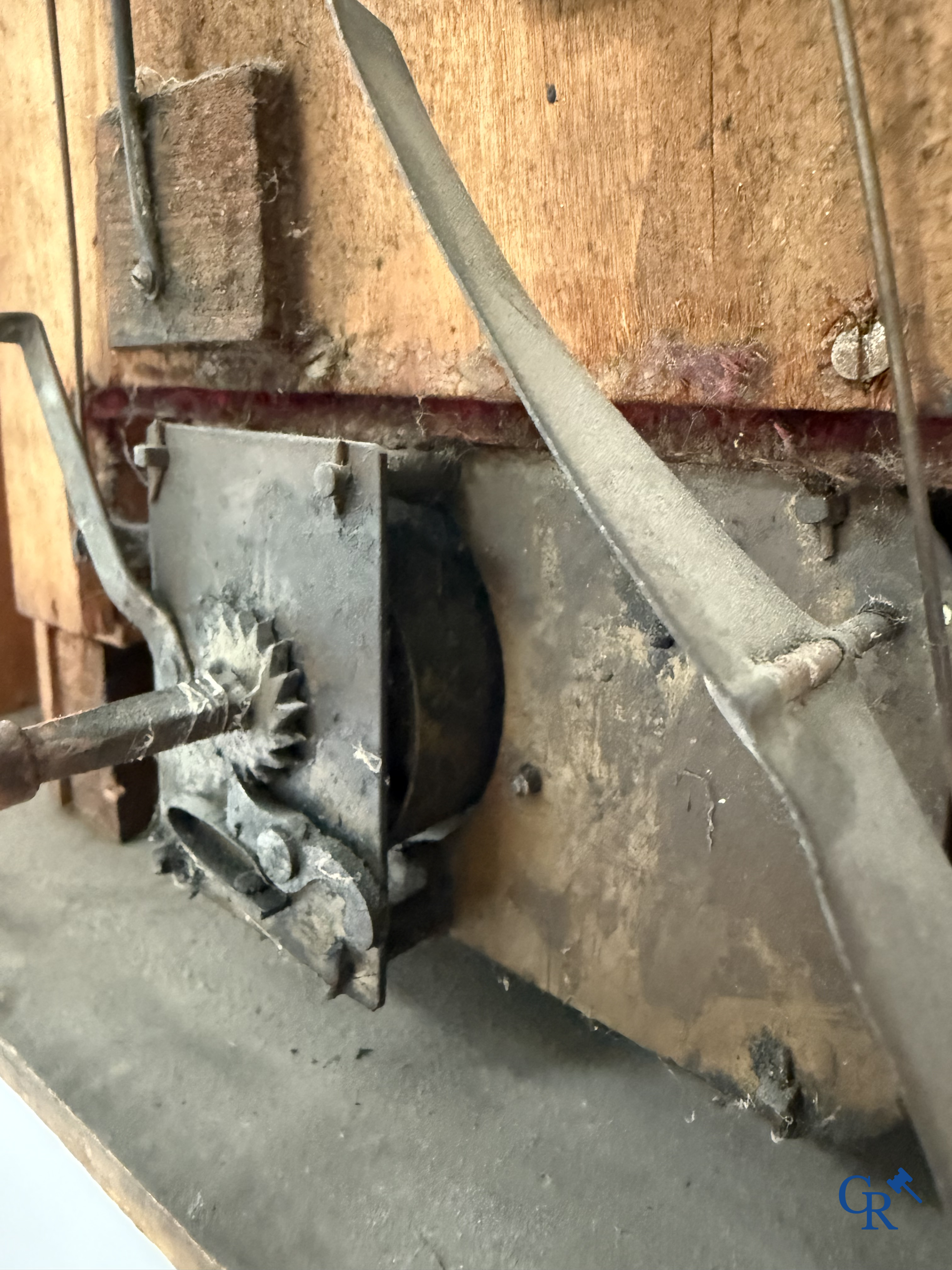 Phalibois, zeldzaam mechanisch geanimeerd diorama met jonglerende acrobaat. Frankrijk circa 1875.