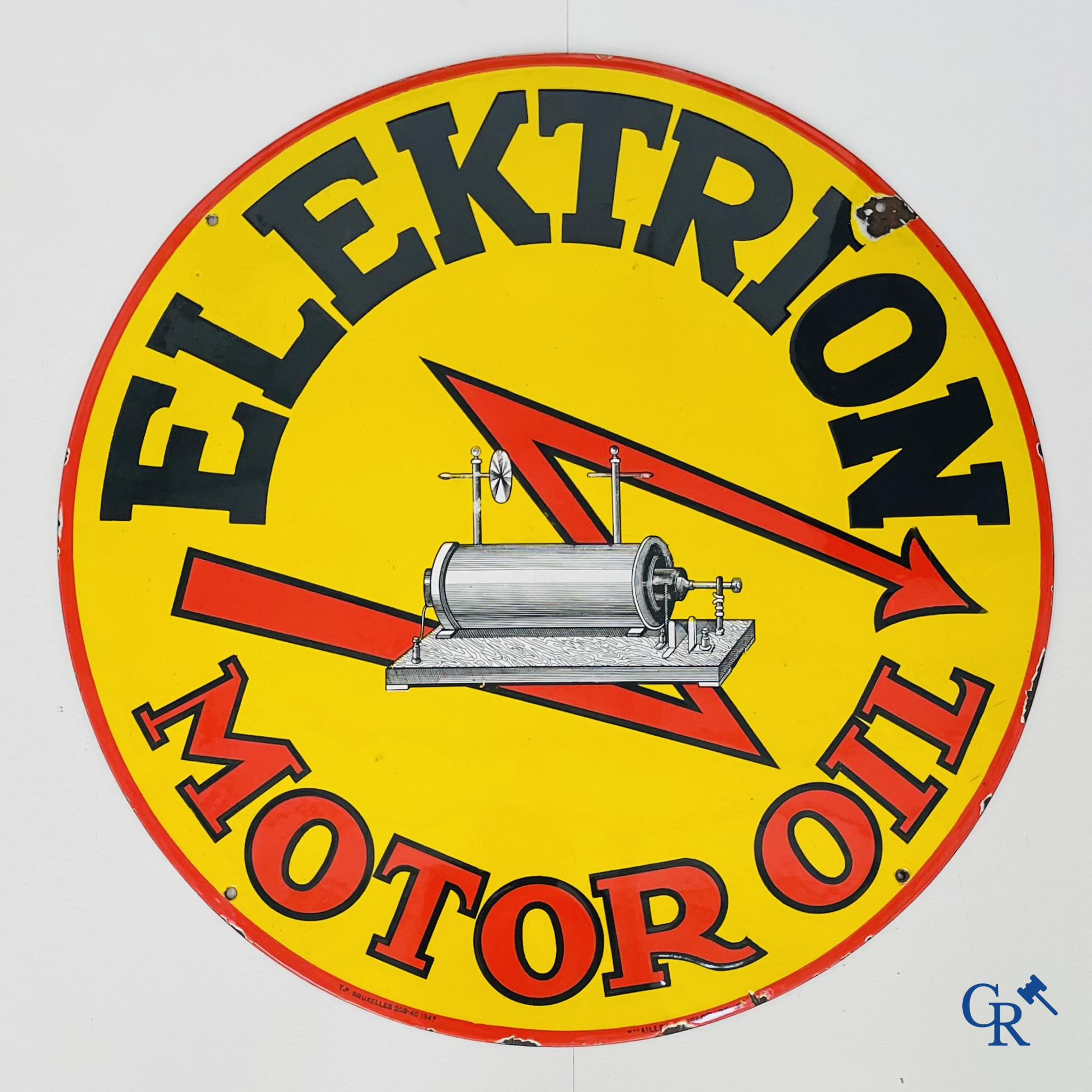 Elektrion Motor Oil. Enamel advertising sign for the Société des Huiles De Cavel and Roegiers in Ghent. Emaillerie Belge 1947.