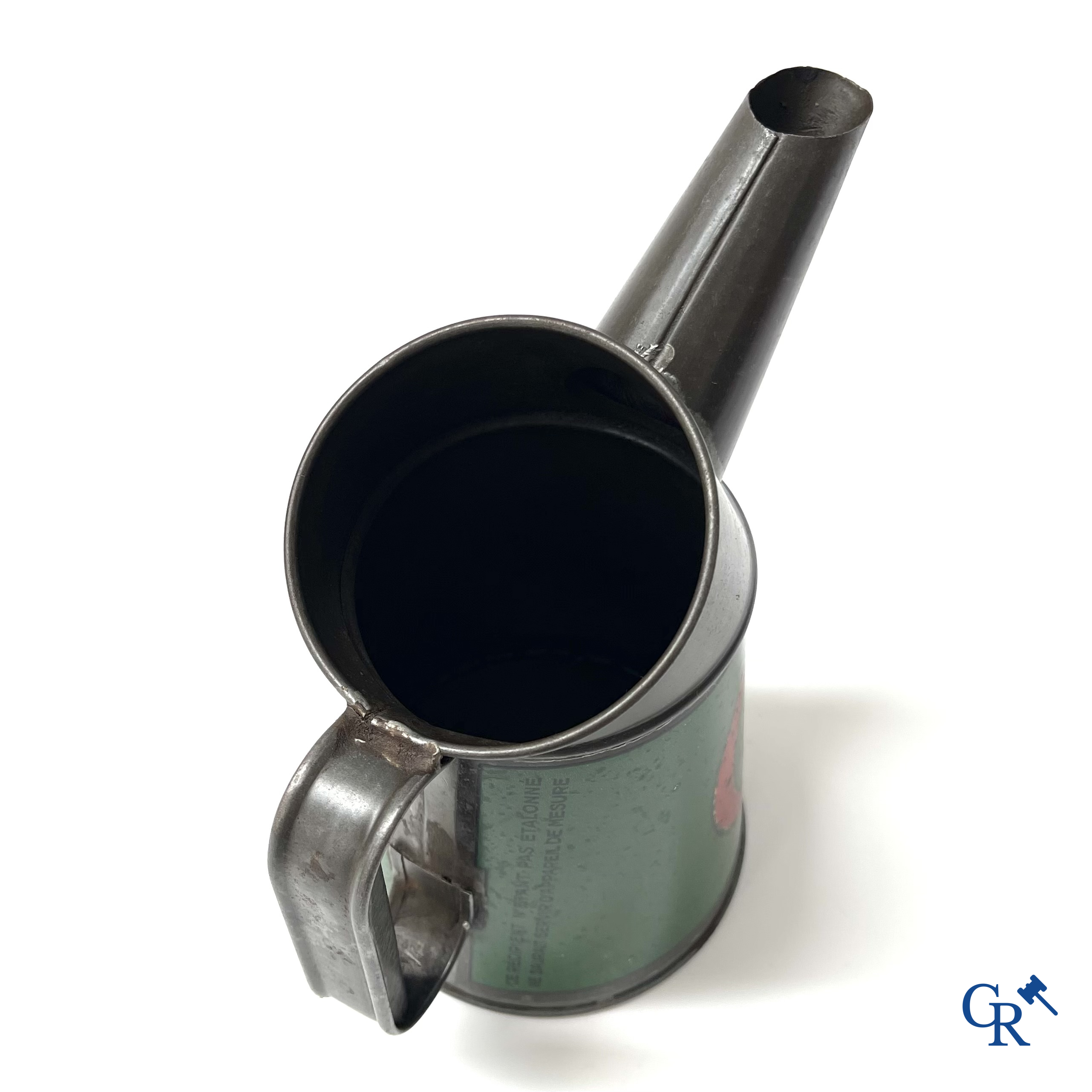 Castrol, Huile pour moteurs, 1920's motor oil spouted jug for the engine oil brand Castrol.