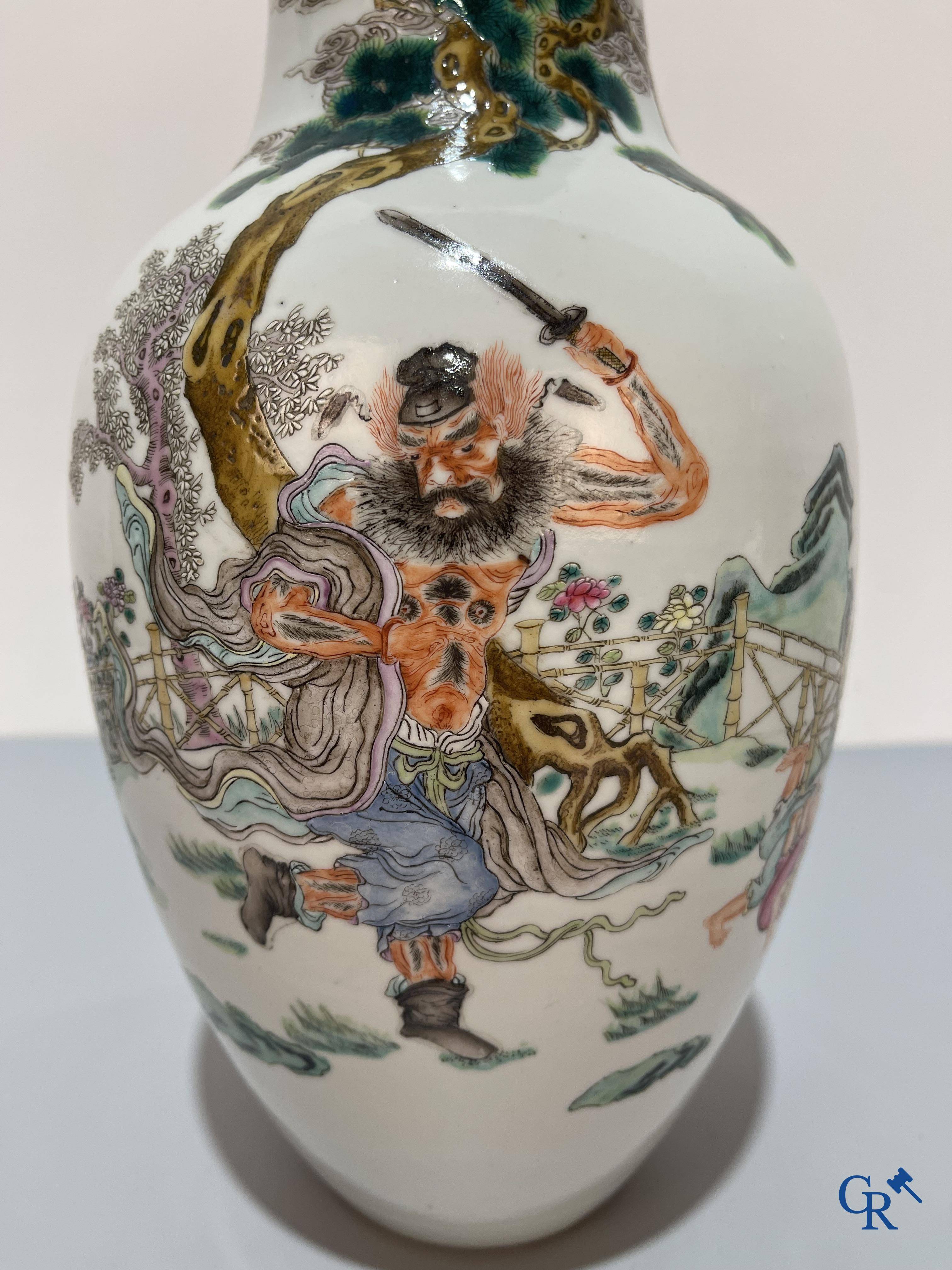 Asian Art, Chinese porcelain, a Chinese famille rose vase with warriors.