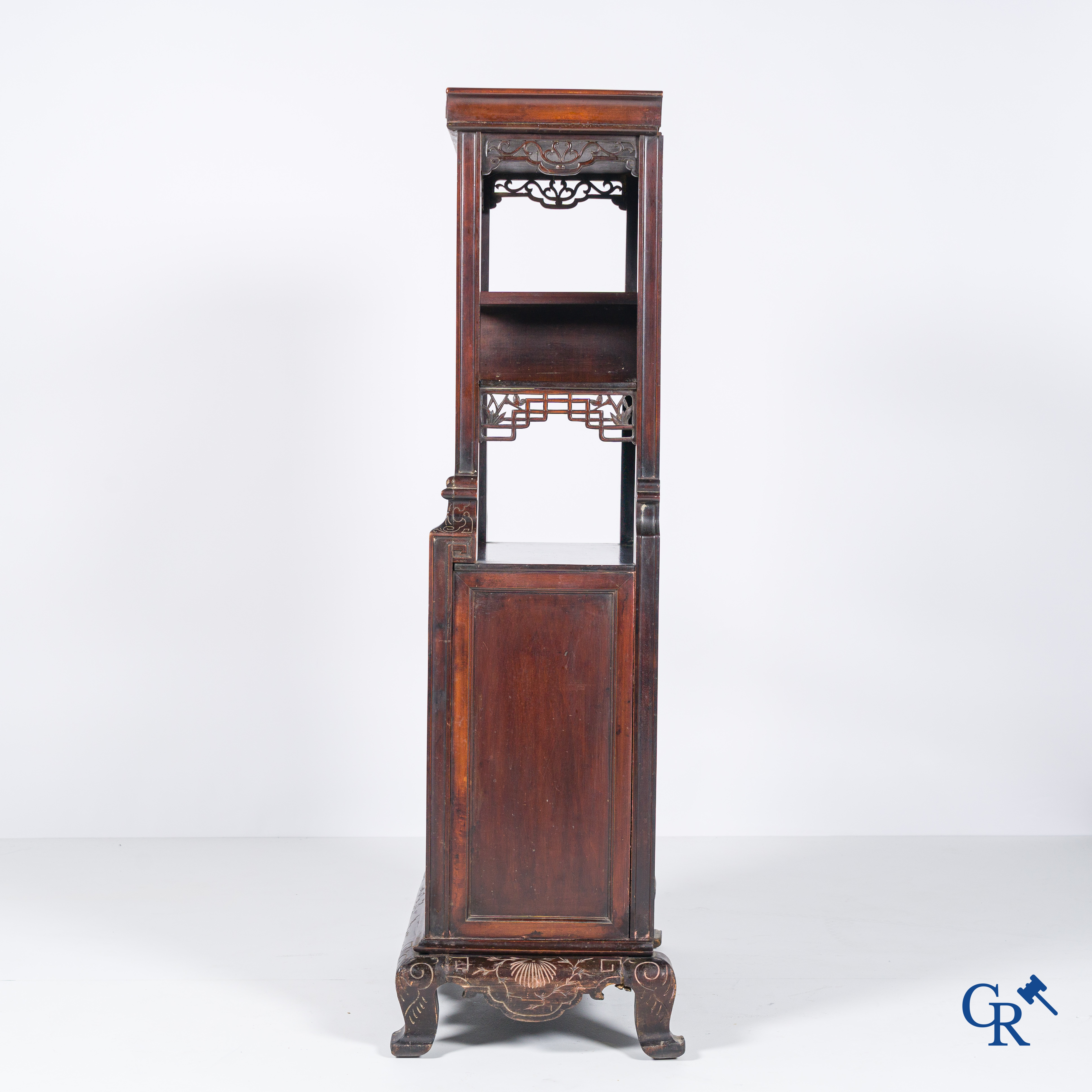 In the manner of Gabriel Viardot, a Japanese style piece of furniture with inlays and Japanese lacquer panels. Late 19th century.