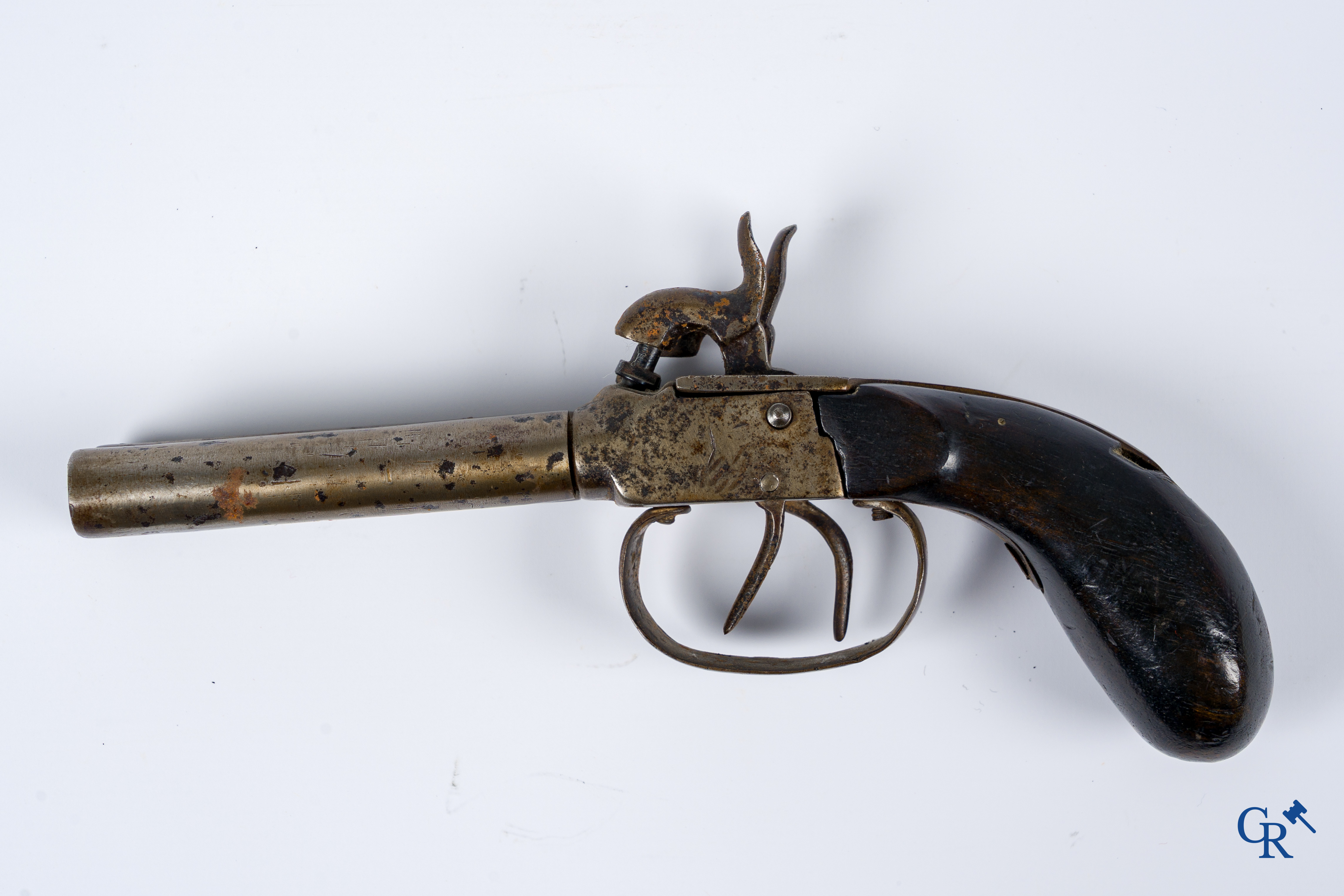 A lot of 4 antique percussion pistols. Early 19th century.