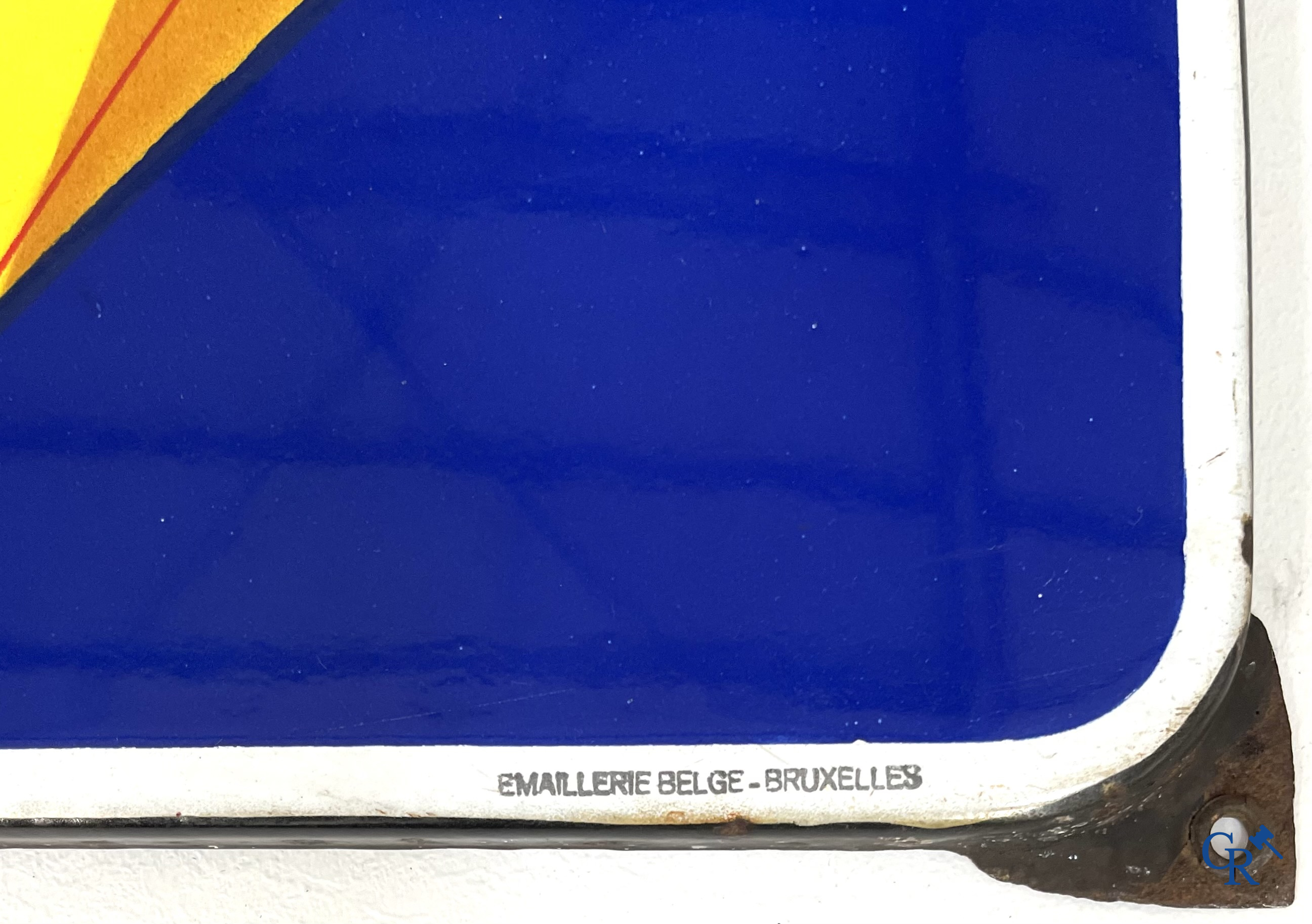 Solo, rend tout plus savoureux. Nice enamel advertising sign for Solo Margarine. Emaillerie Belge 1952.