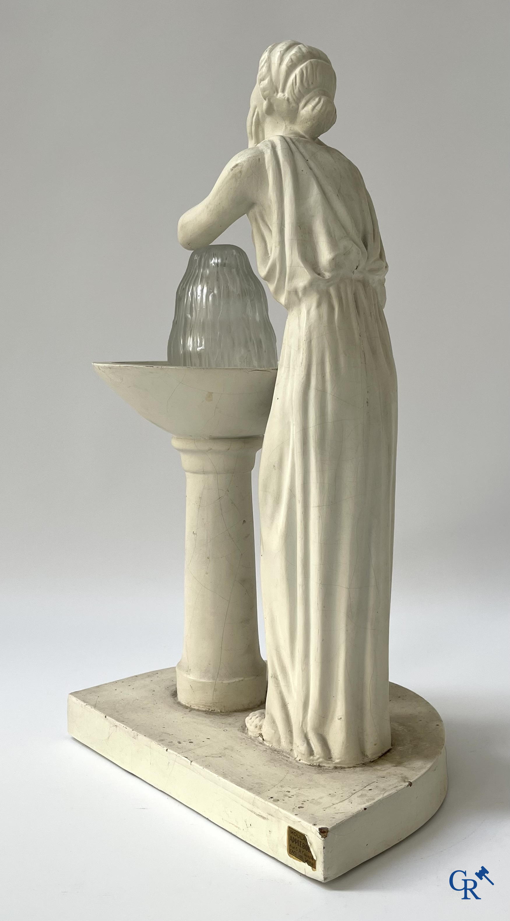 Vichy, Source de beauté. Lampe en papier mâché surmonté de plâtre patiné. Première version vers 1930-1940.