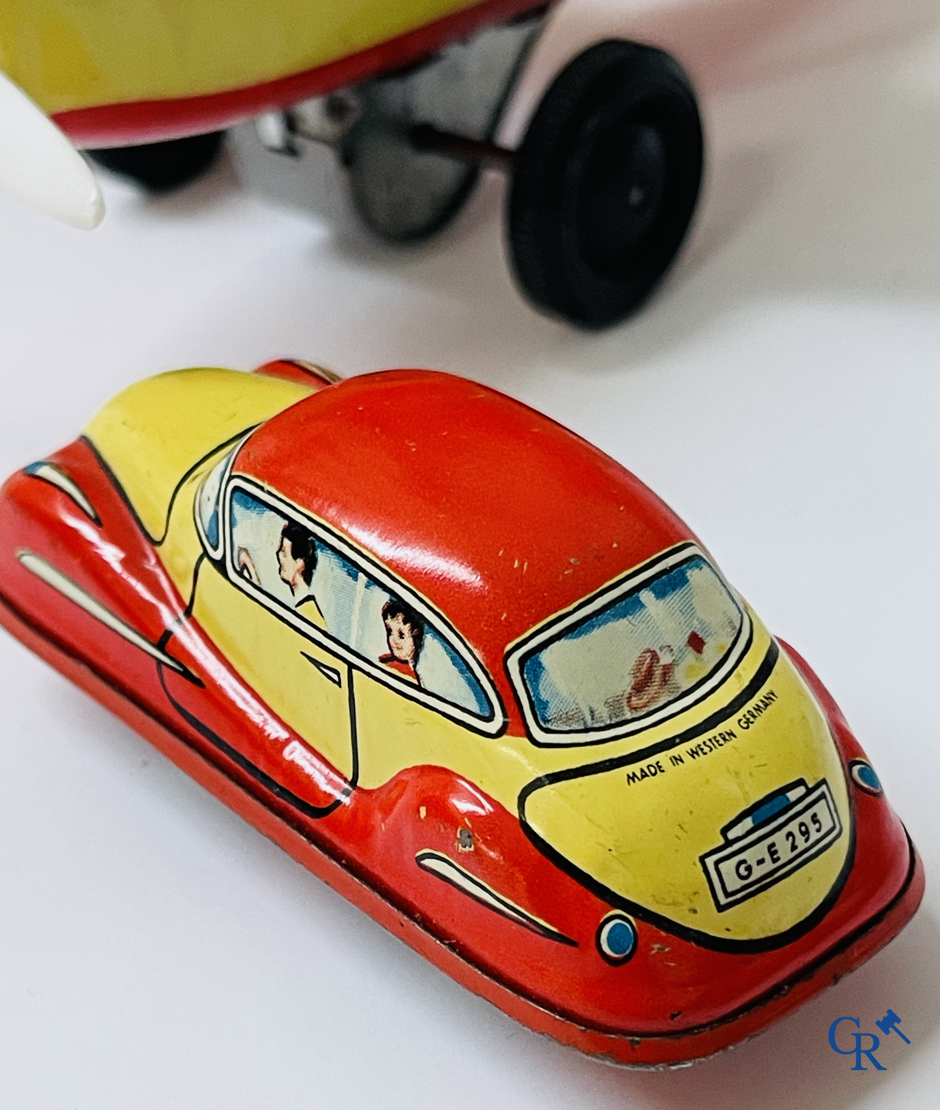 Oud speelgoed, een groot lot mechanisch blikken speelgoed, hoofdzakelijk Western Germany en Japanse makelij.