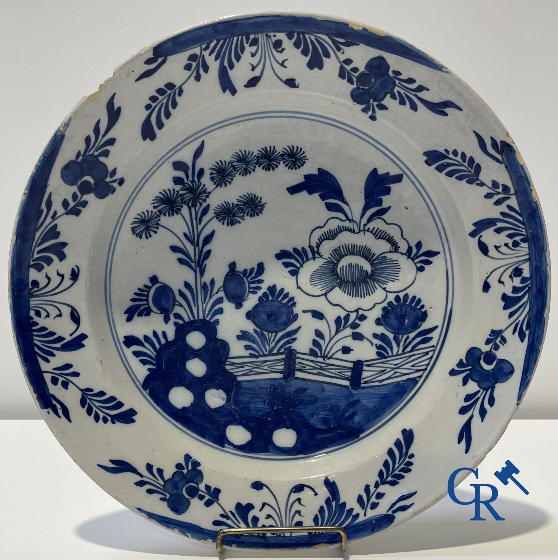 Delft: 10 pièces de faïence de Delft du 18ème siècle.