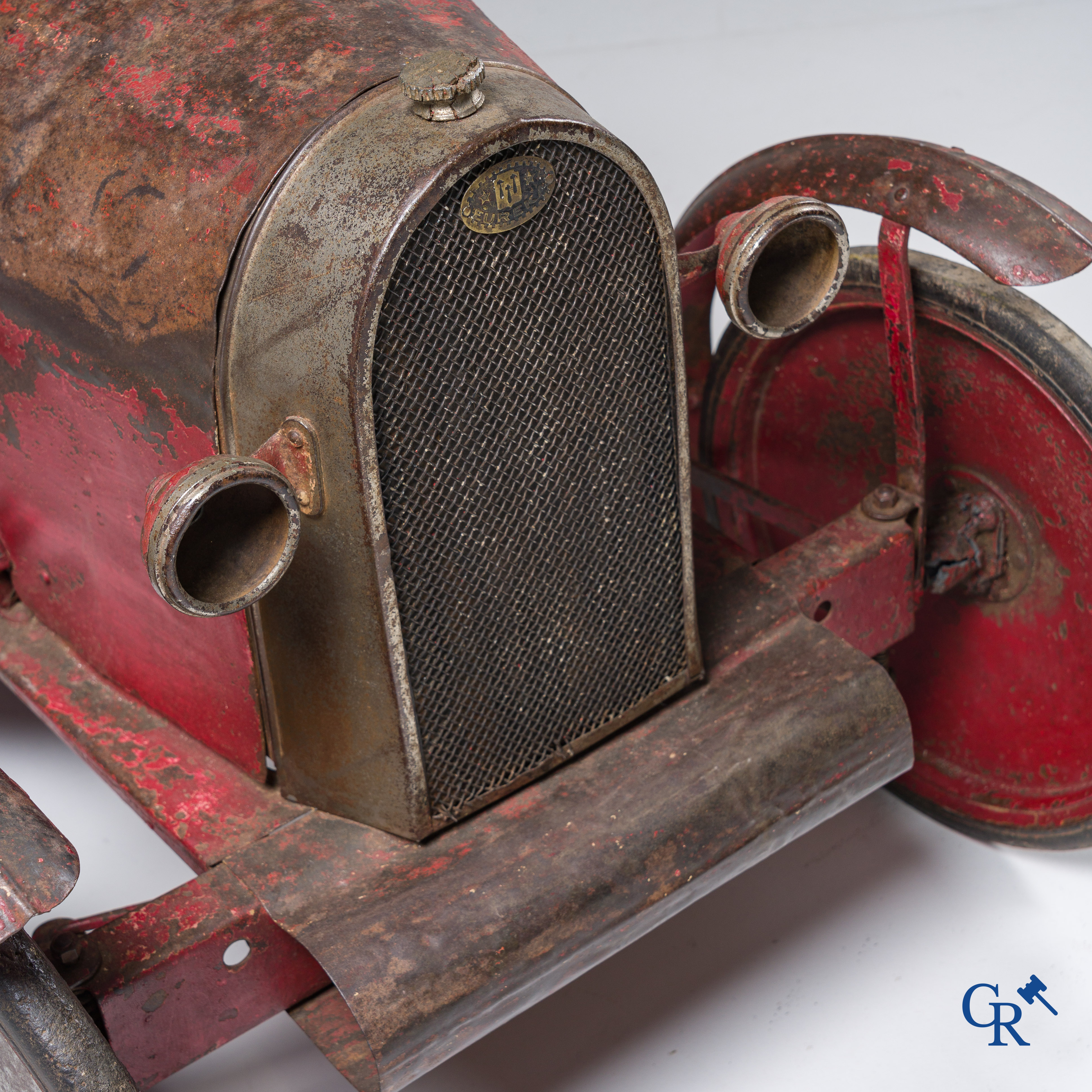 Euréka, uitzonderlijke duo-zit pedaalwagen, Type Bugatti in zijn volledige originele toestand. Frankrijk 1928-1930.