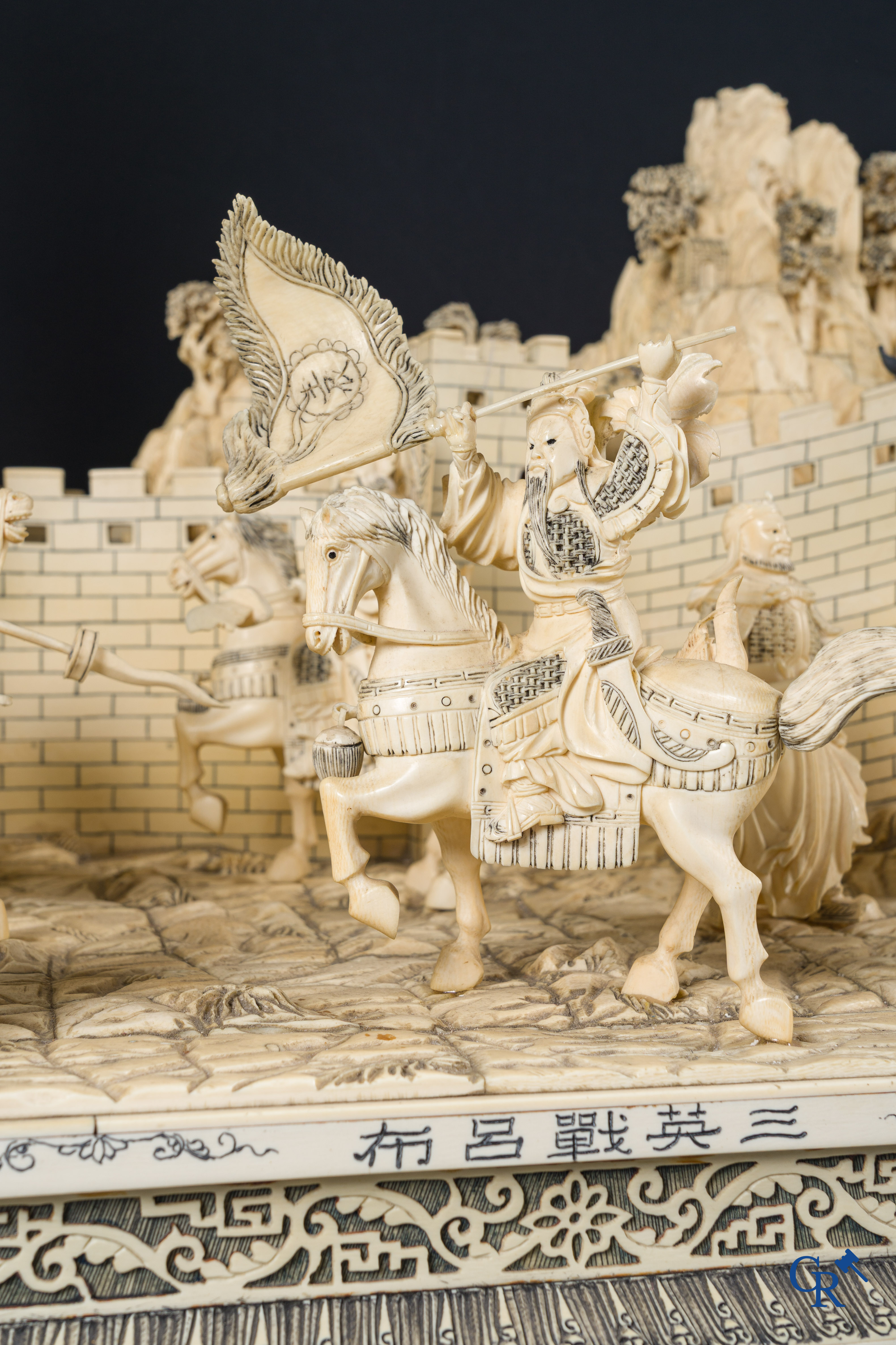 Aziatica, een grote Chinese groep in ivoor en hout. Late Qing-dynastie (1644-1912).