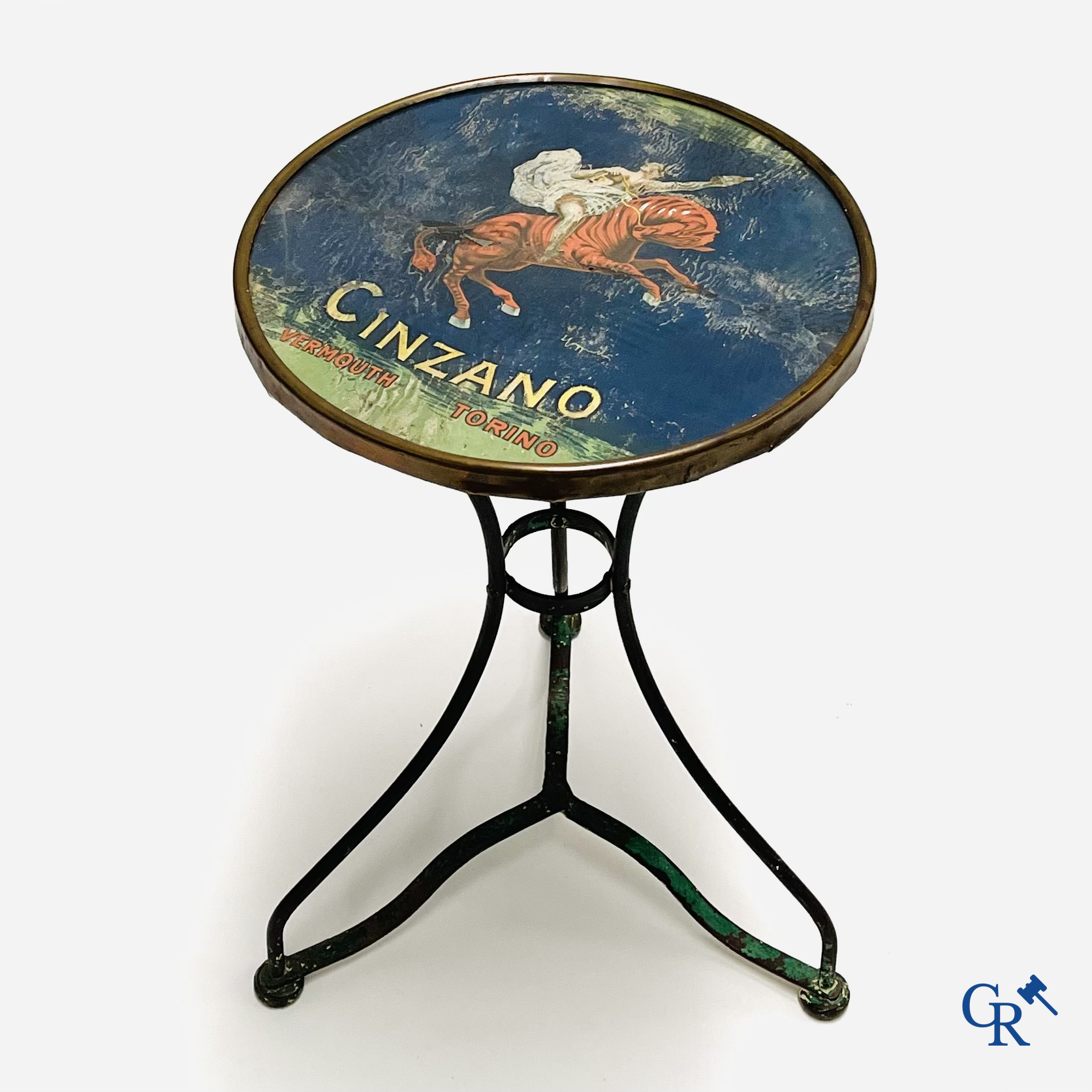 Leonetto Cappiello (1875-1942) Zeldzame originele bistro terrastafel met publiciteit voor Cinzano Vermouth. Circa 1920.