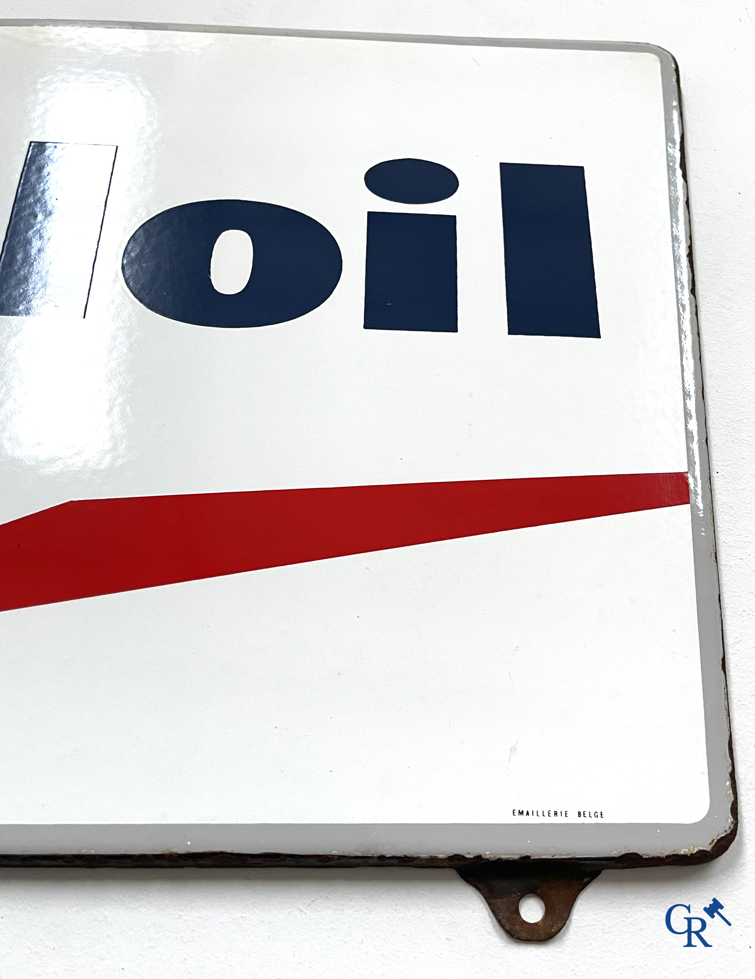 Mobiloil, Enamel advertising sign with grey border and the Mobiloil Pegasus. Emaillerie Belge, T.P. Bruxelles 1953.