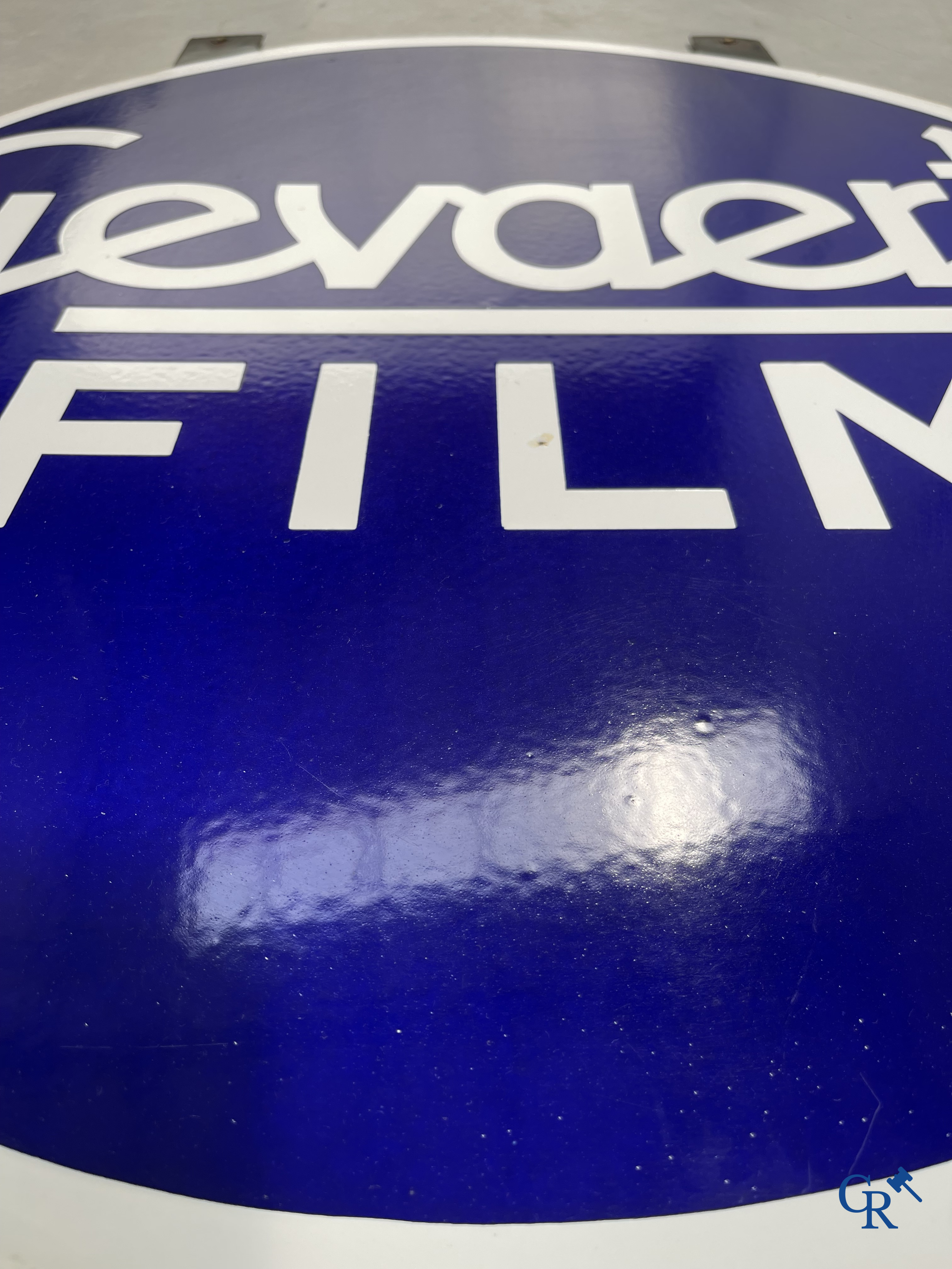 Gevaert film, dubbelzijdig emaille reclame bord. T.P. Bruxelles 1953.