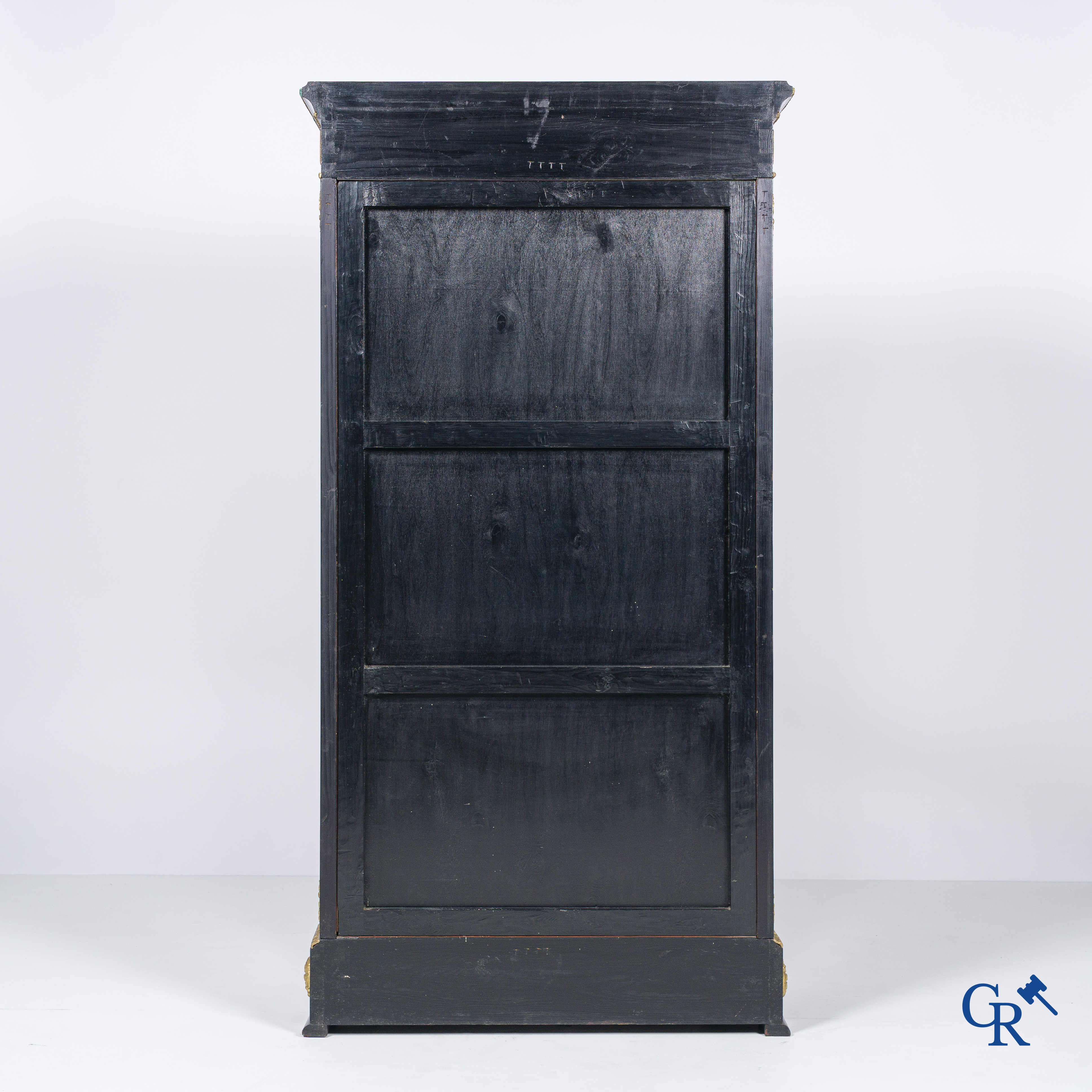 Een 1 deurs vitrine meubel met Boulle marqueterie. 19de eeuw.