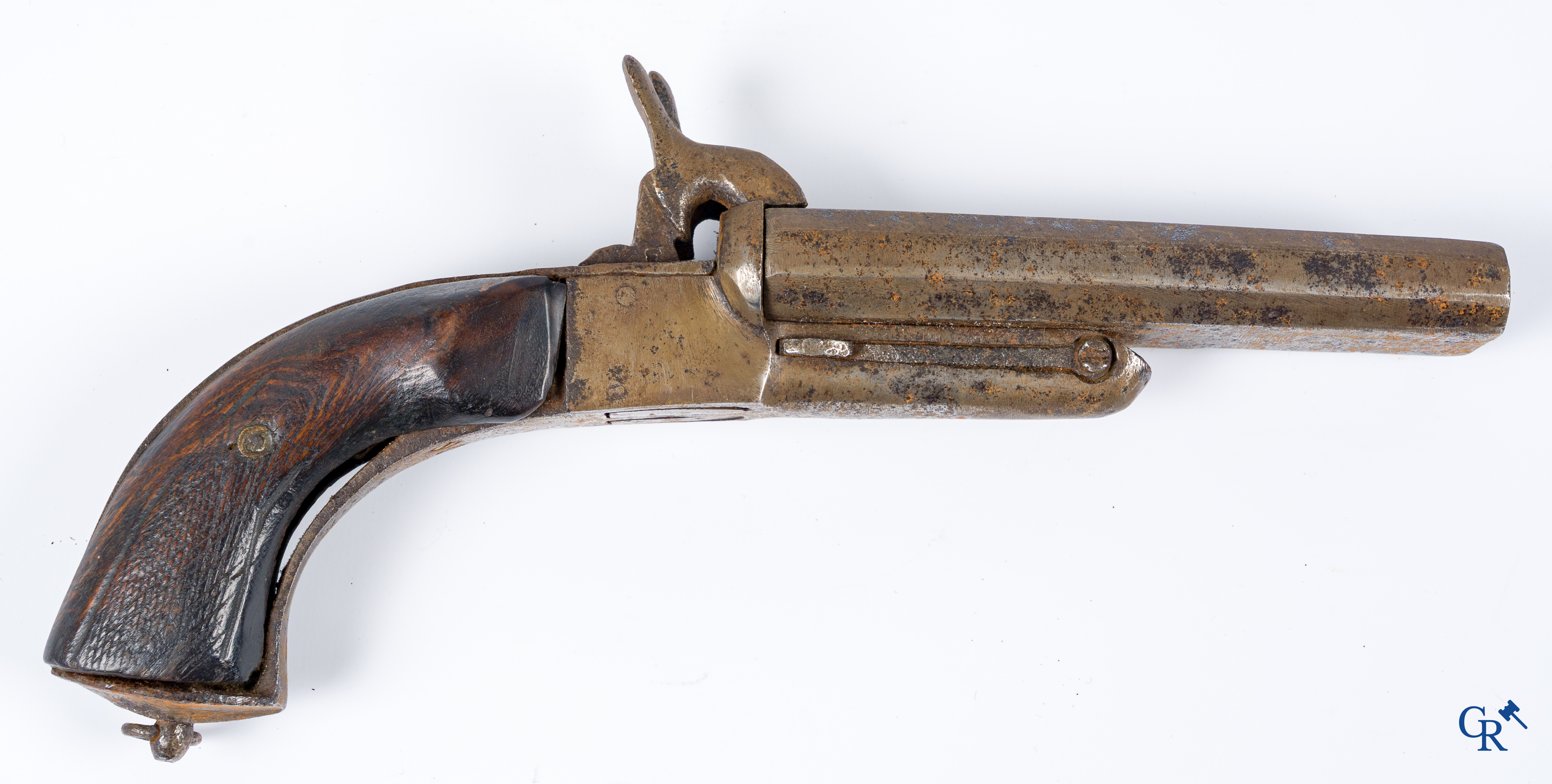 A lot of 4 antique percussion pistols. Early 19th century.