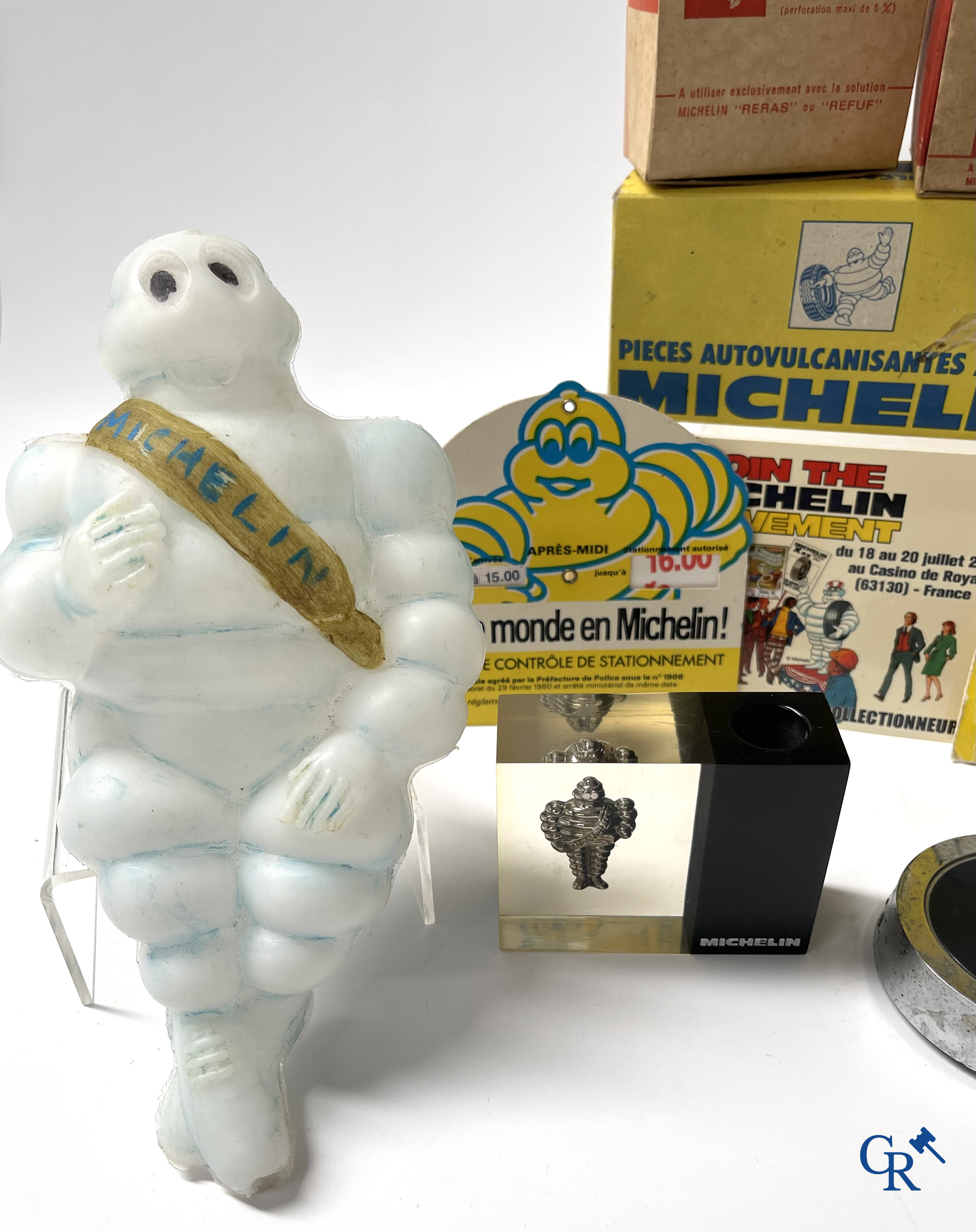 Michelin, een lot verzamelobjecten rond het Michelin banden merk. Jaren '60-'70 en later.