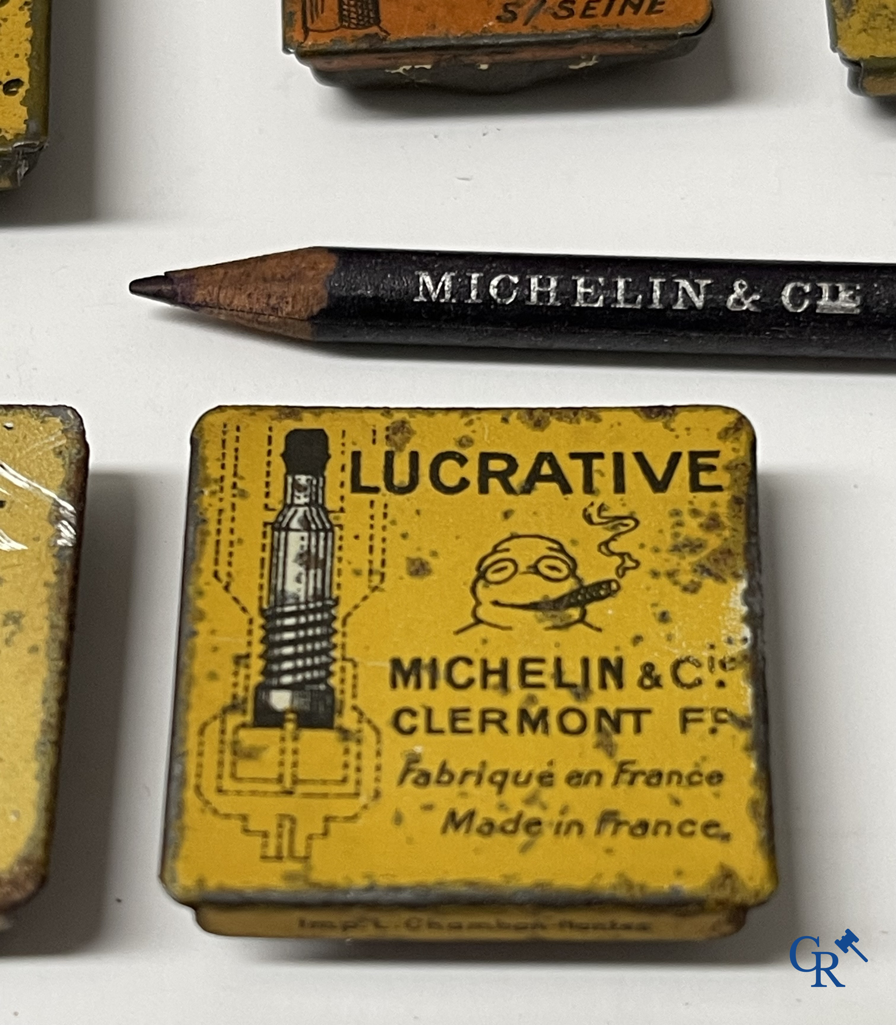Michelin, an interesting lot with Michelin objects, mainly from the 1920's and 1930's.