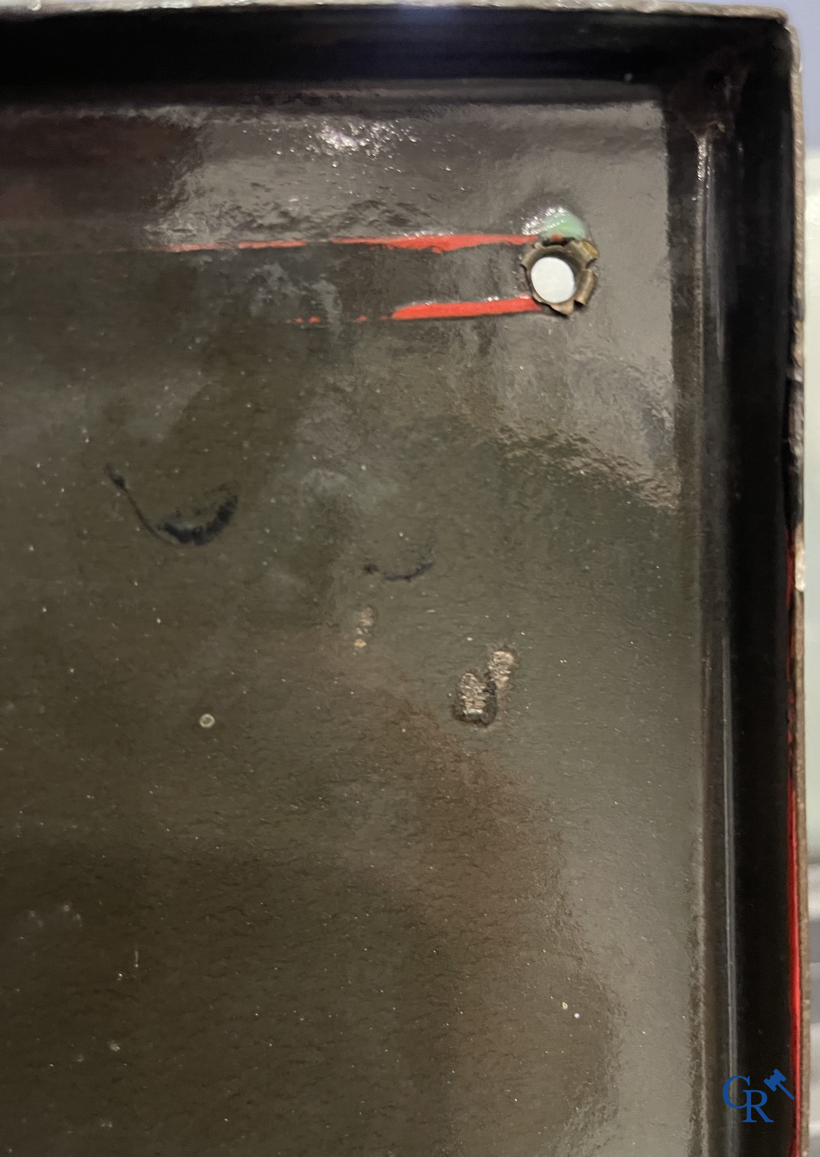 Chocolat Pupier, plaque émaillée illustré du personnage de Jean D'Ylen, vers 1930.