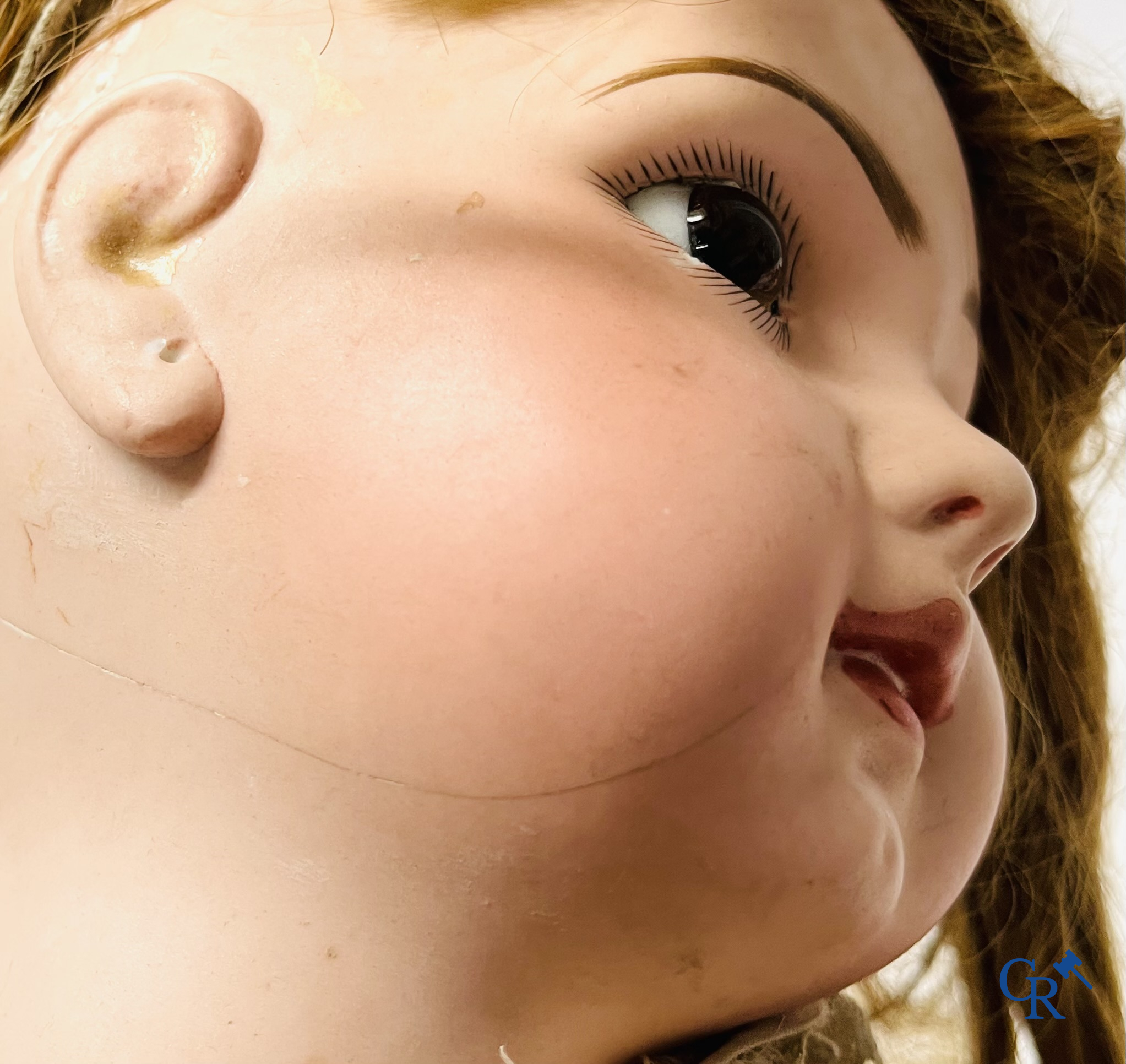 A lot with beautiful antique dolls, Jumeau bouche fermée, bath doll Frozen Charly, quirky rattles, etc.