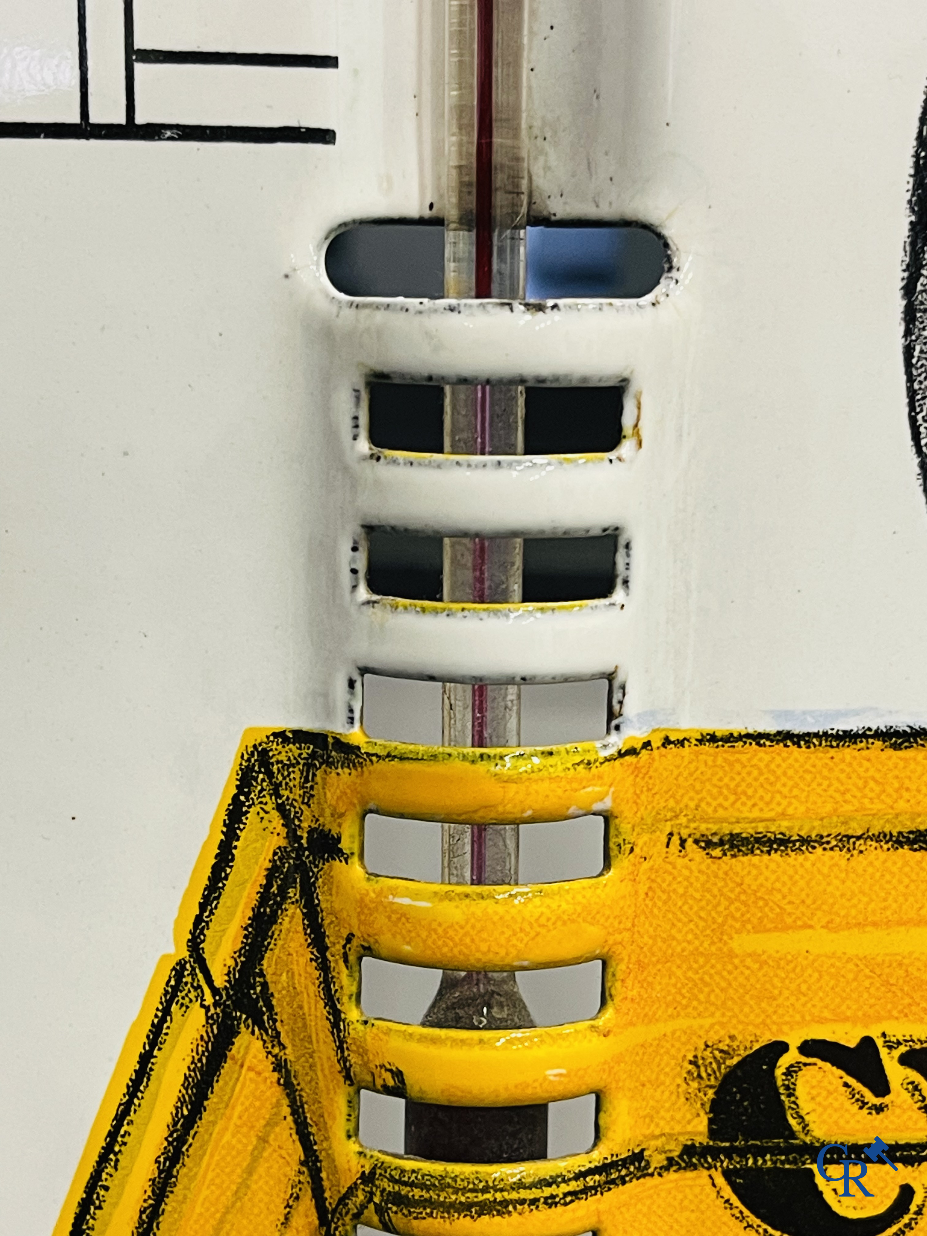 Chocolat Pupier, plaque émaillée illustré du personnage de Jean D'Ylen, vers 1930.