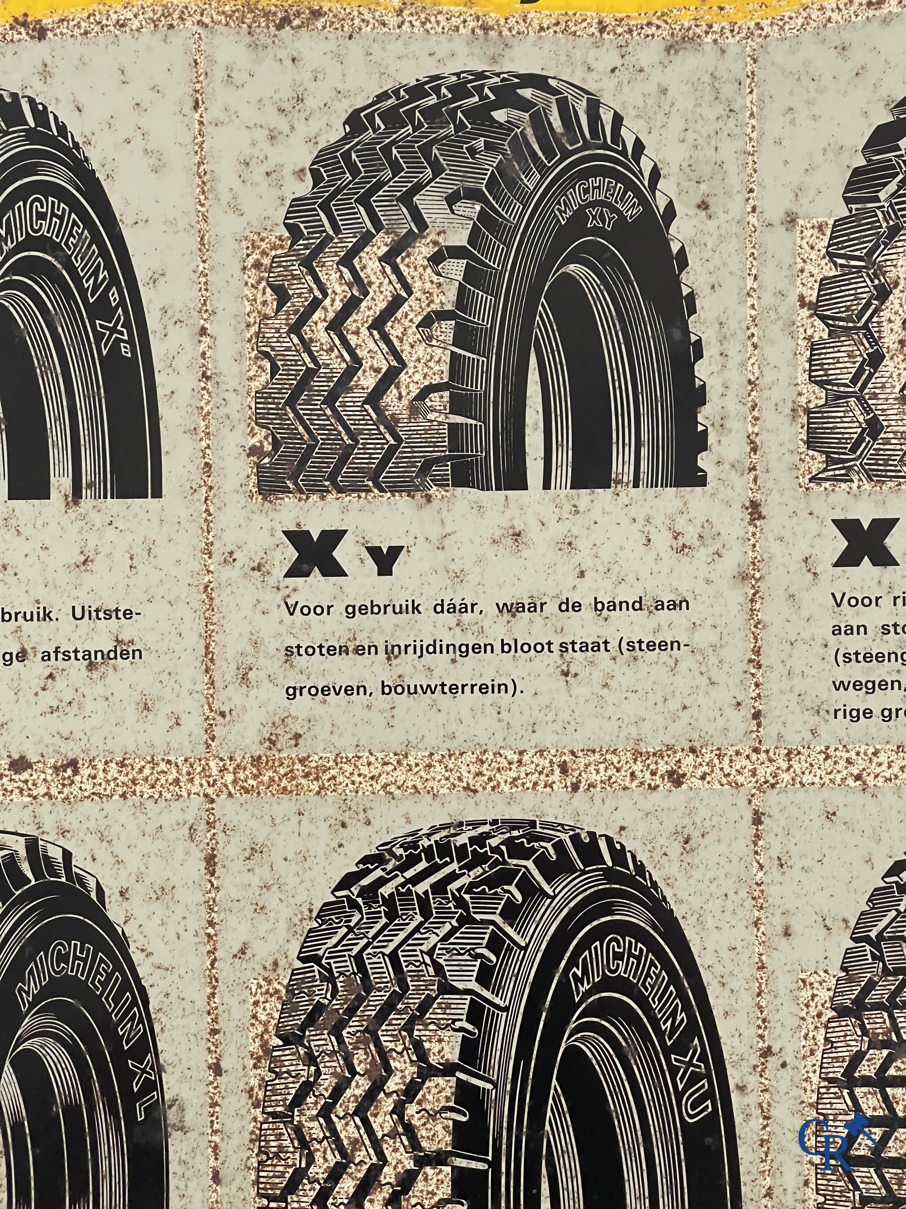 Michelin, Publicité en tôle lithographiée pour pneus de voiture de société Michelin. Etipan Bruxelles 1965.