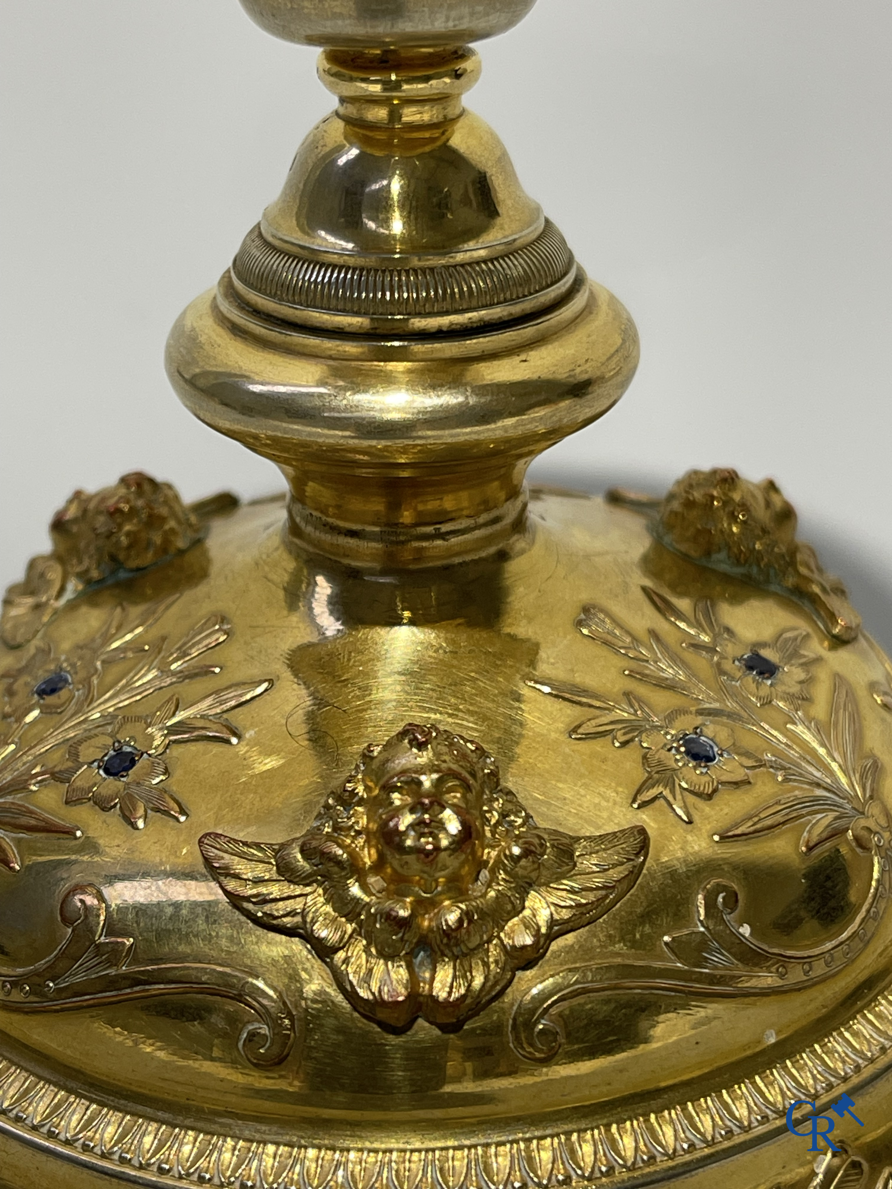 Religious objects, a ciboria partly in silver vermeil set with 17 brilliant cut diamonds. 1st grade. 19th century.