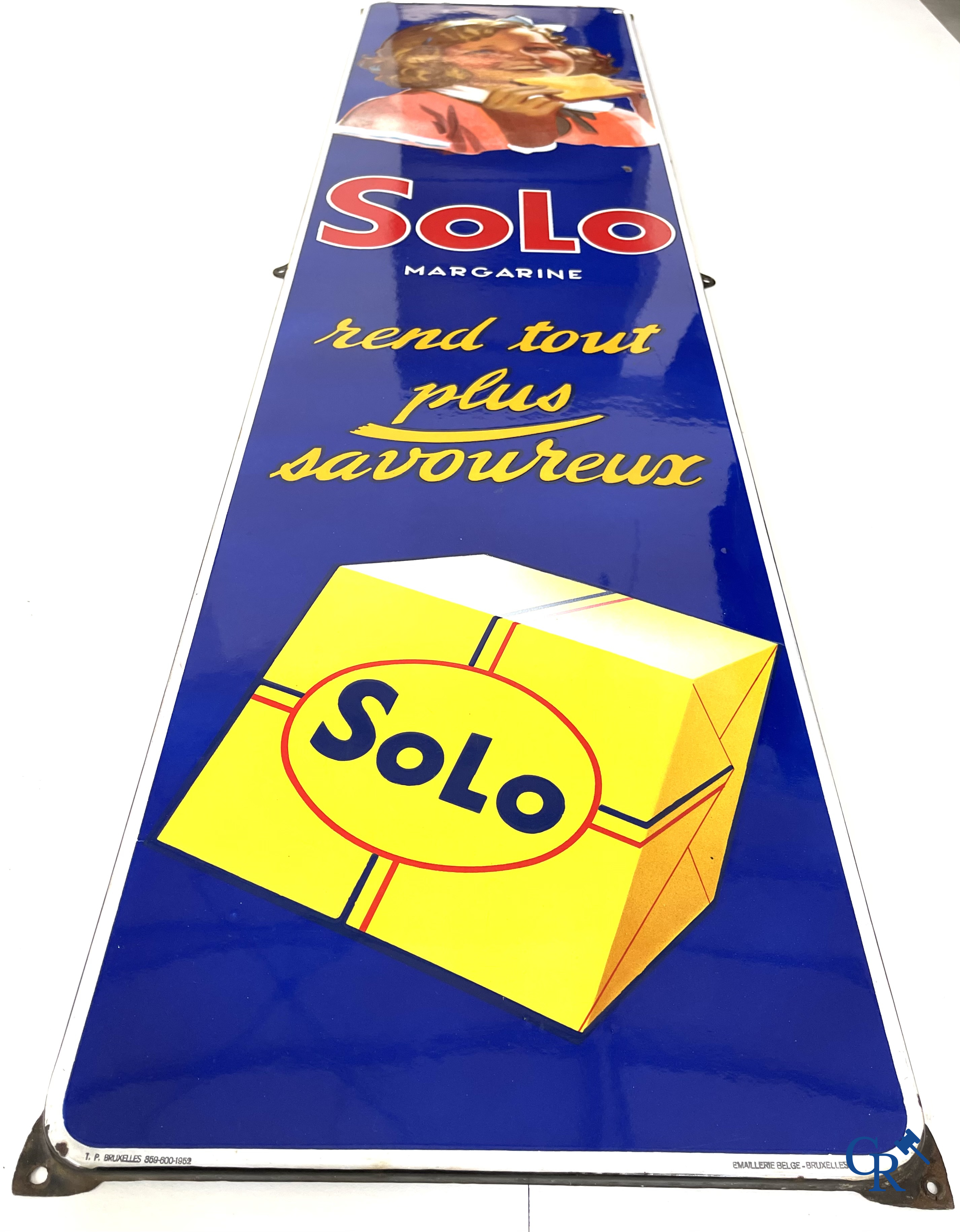 Solo, rend tout plus savoureux. Nice enamel advertising sign for Solo Margarine. Emaillerie Belge 1952.