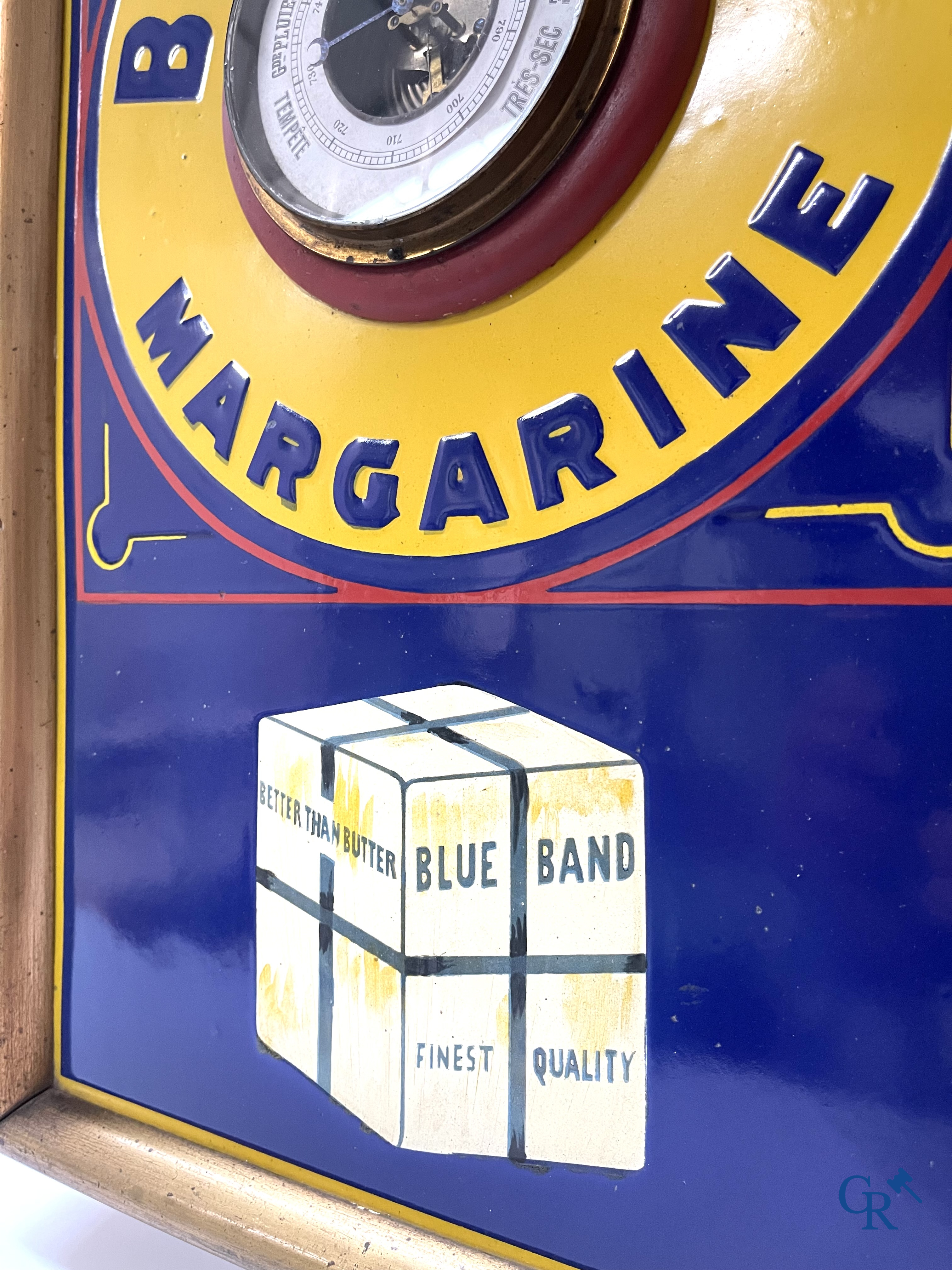 Blue Band Margarine, Rare enamelled advertising barometer in a wooden frame for Blue Band. 1920's.
