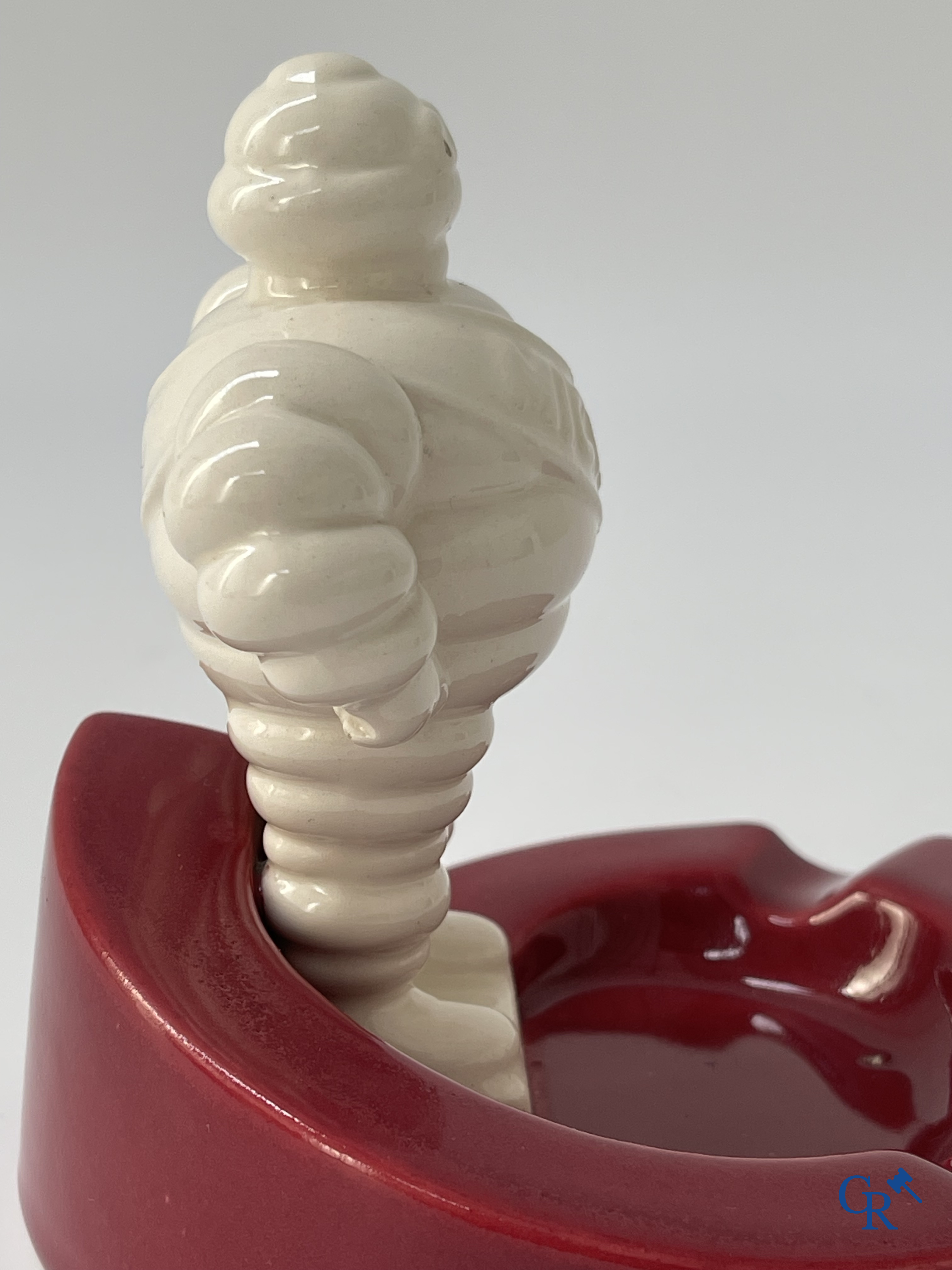 Michelin, een publiciteitsasbak voor het bandenmerk Michelin. 50'er jaren.