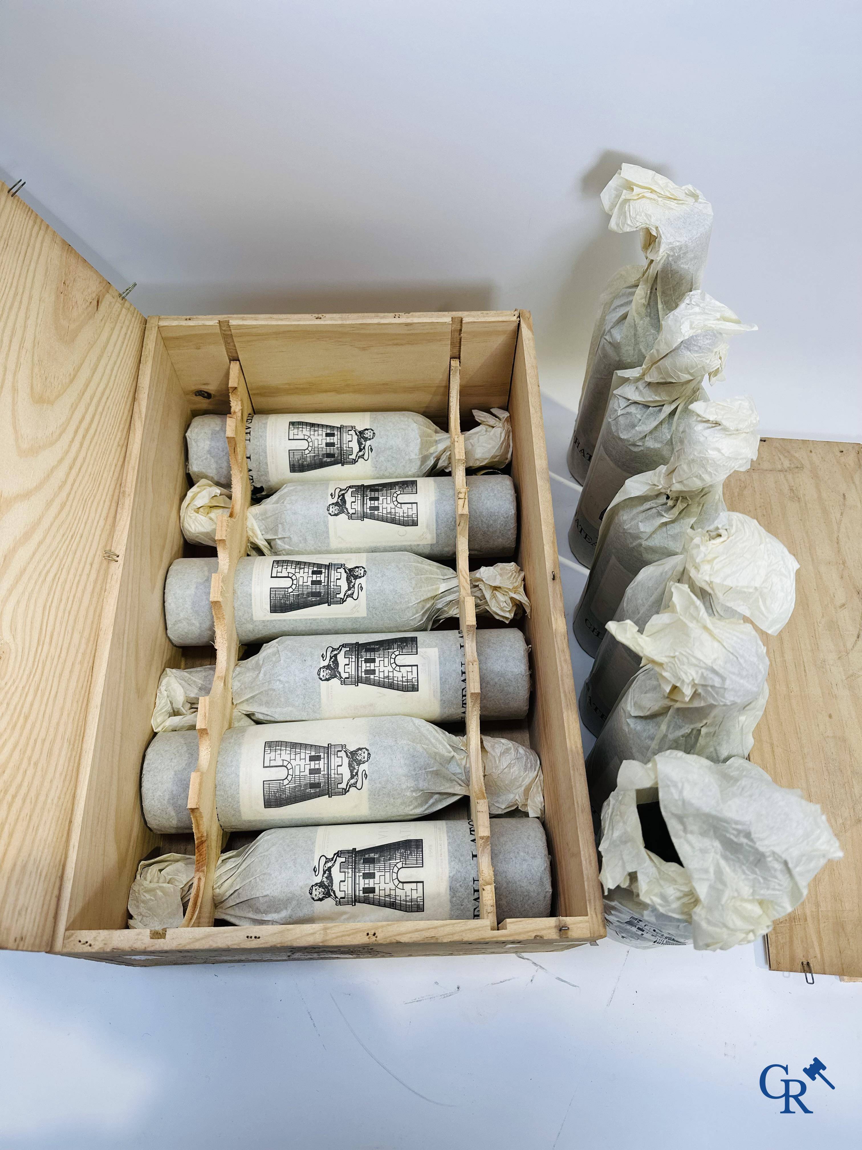 Wine - Bordeaux: Château Latour 1998, 0,75L. Rouge. 1er Grand Cru Classé. 12 bottles.