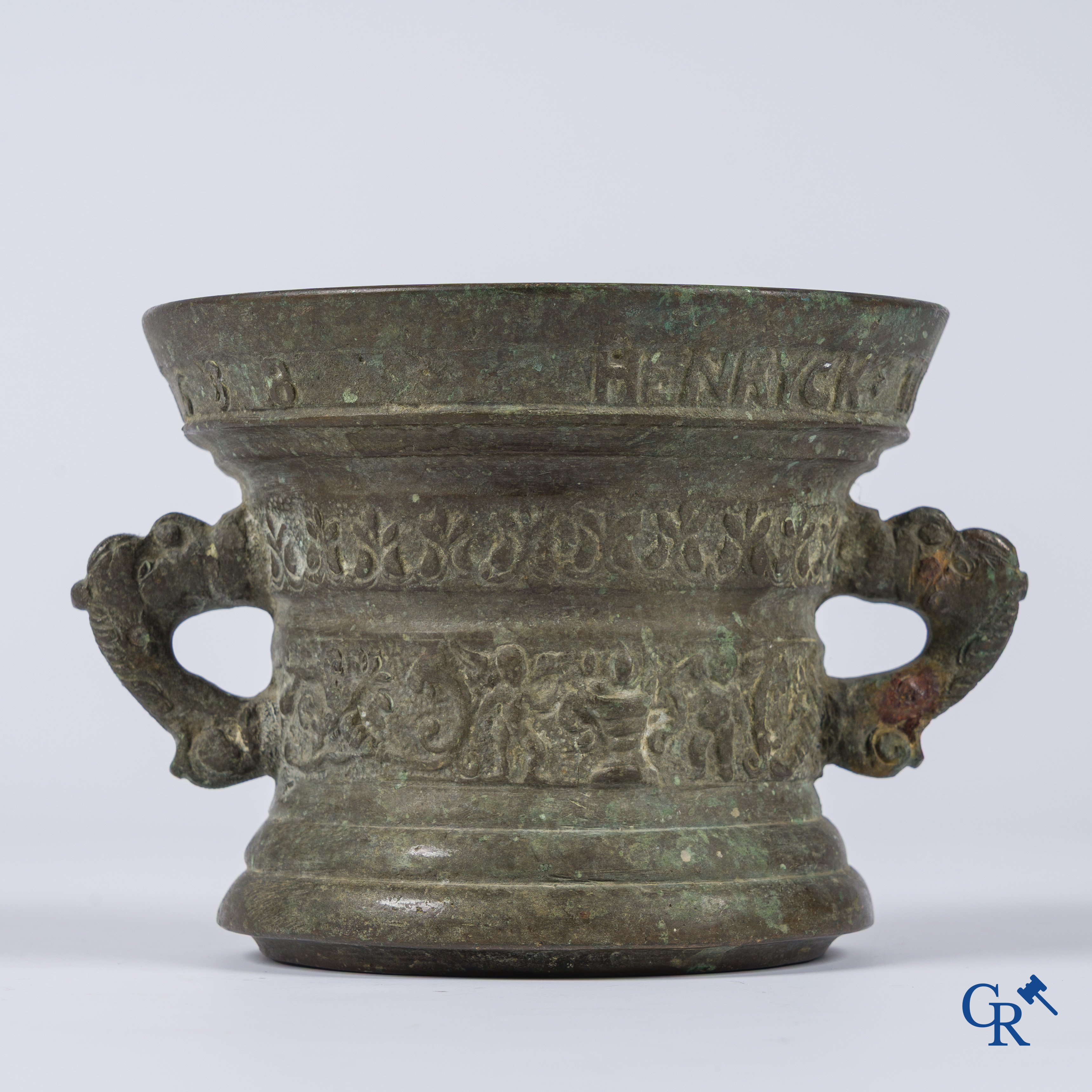 Een bronzen vijzel met opschrift Henryck-ter-Horst-ME-Fecyt-Ao 1638. 17e eeuw.