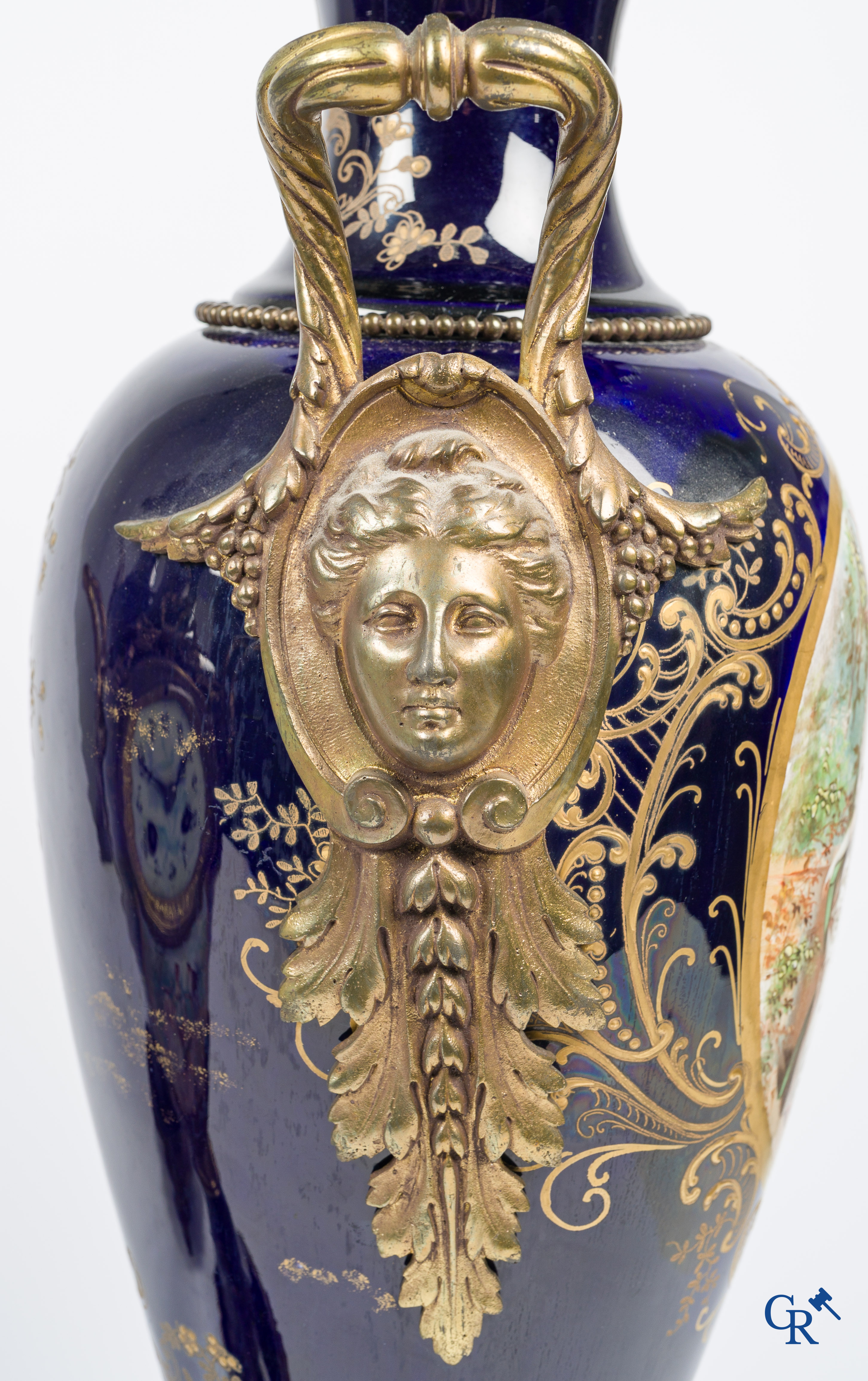 Sèvres, a large 3-piece clockset in Sèvres porcelain and bronze. French work circa 1900.