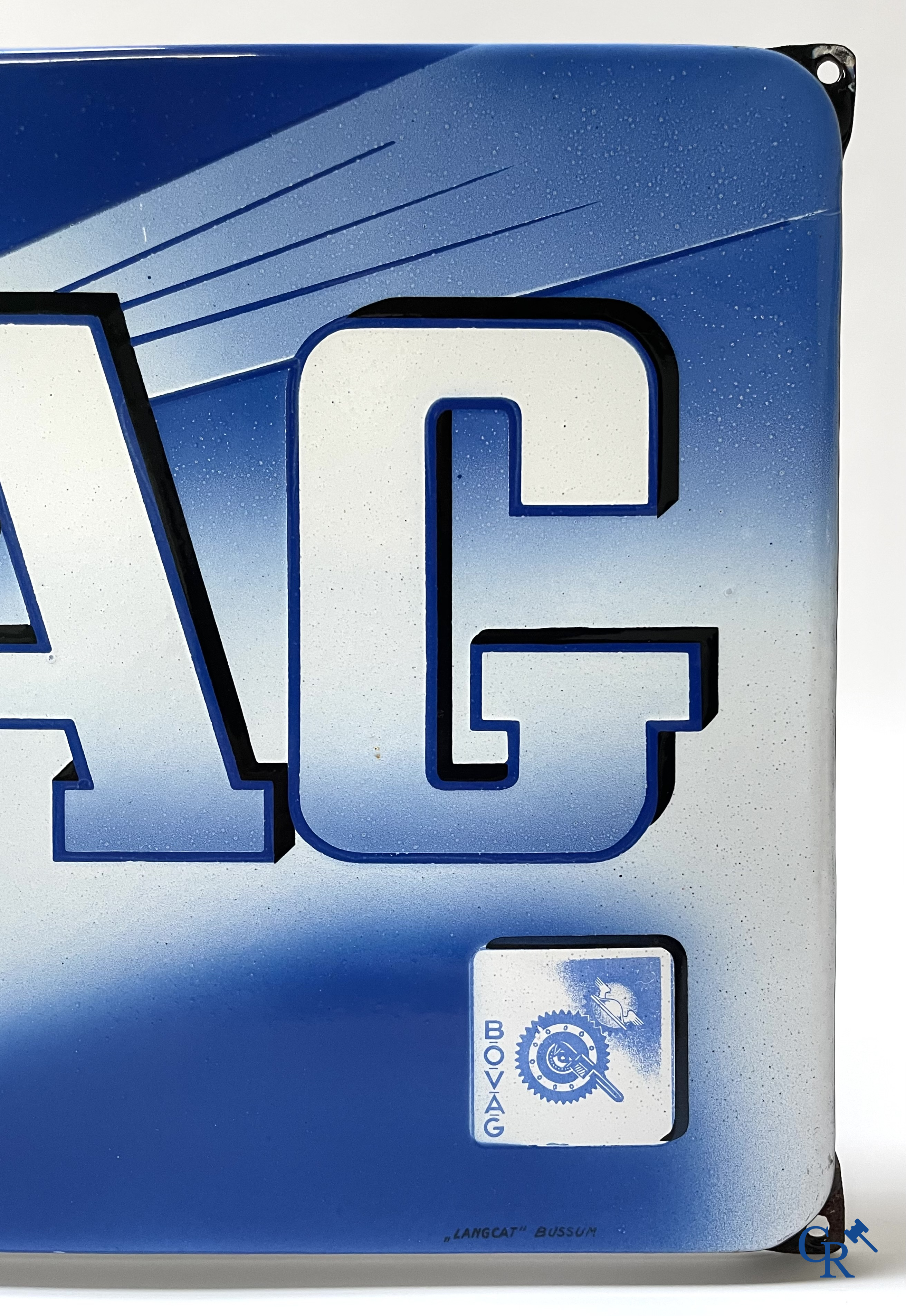 Bovag, enamel advertising sign for the Association of Automobile Dealers and Garage Owners. Langcat Bussum.