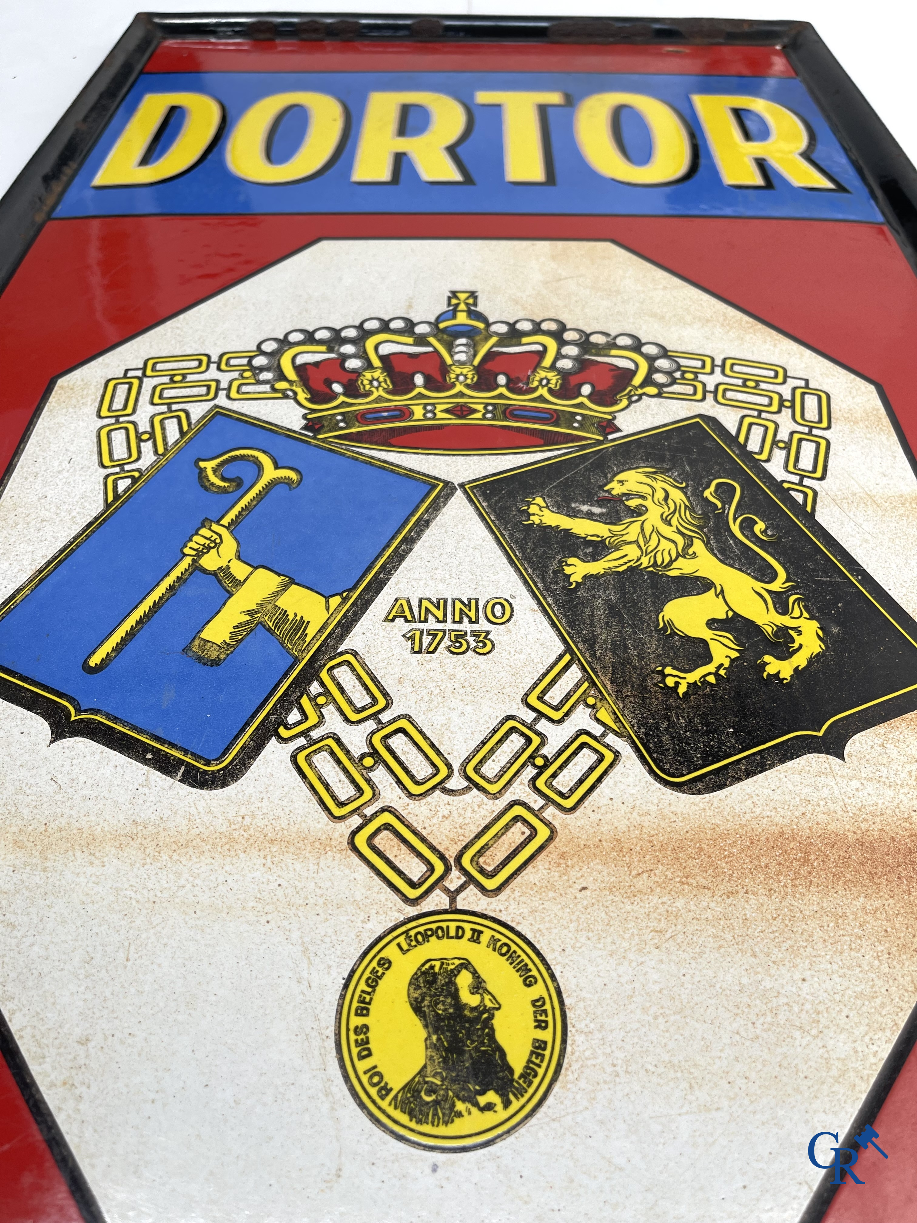 Dortor Hougaerde, Bock Munich. Emaille reclamebord uit 1939 voor de Brouwerij van Hougaerde. Email. Koekelberg.