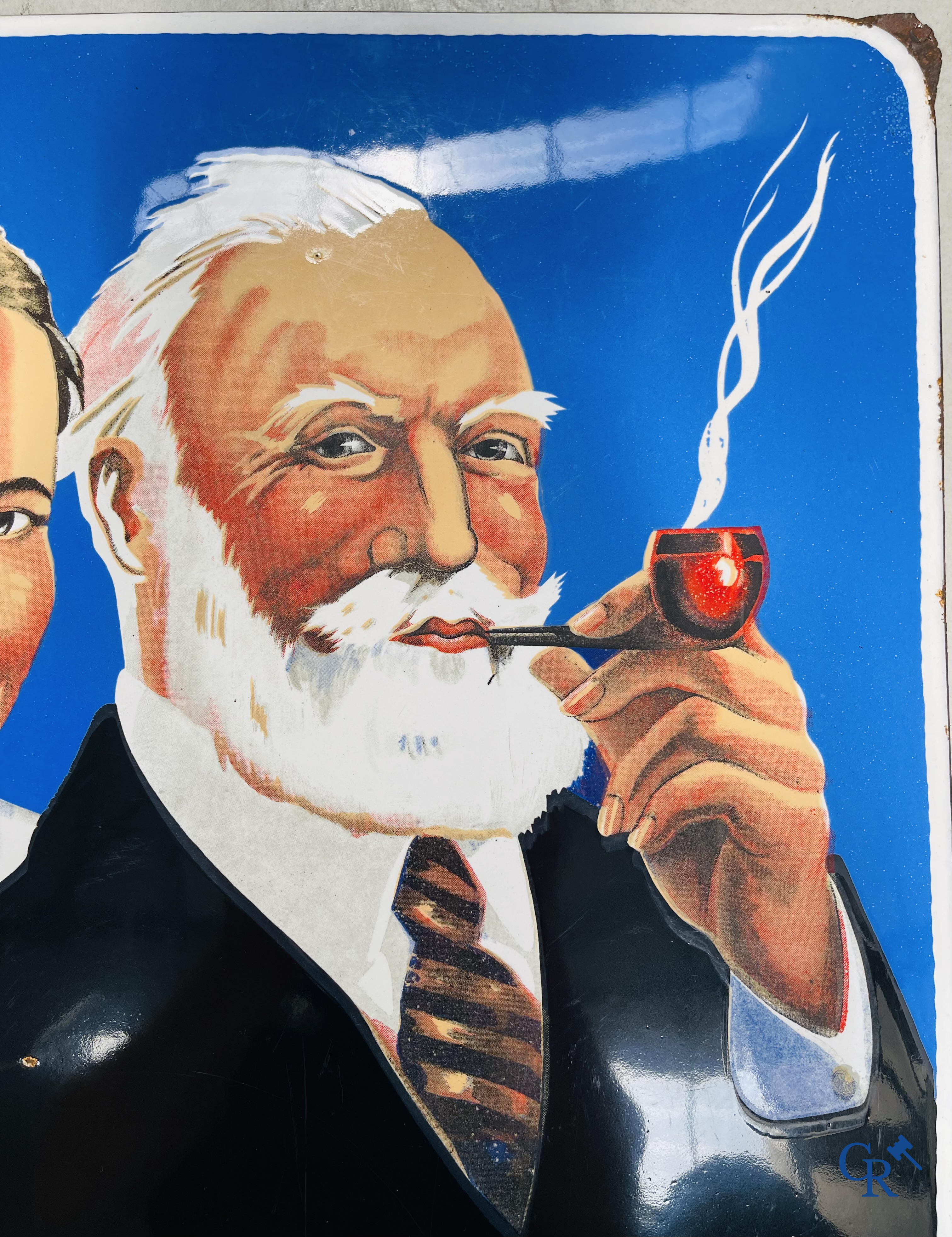 AJJA, Emaille reclamebord voor de tabakswaren van AJJA. Emaillerie Odon Warland. T.P. Bruxelles 1951.