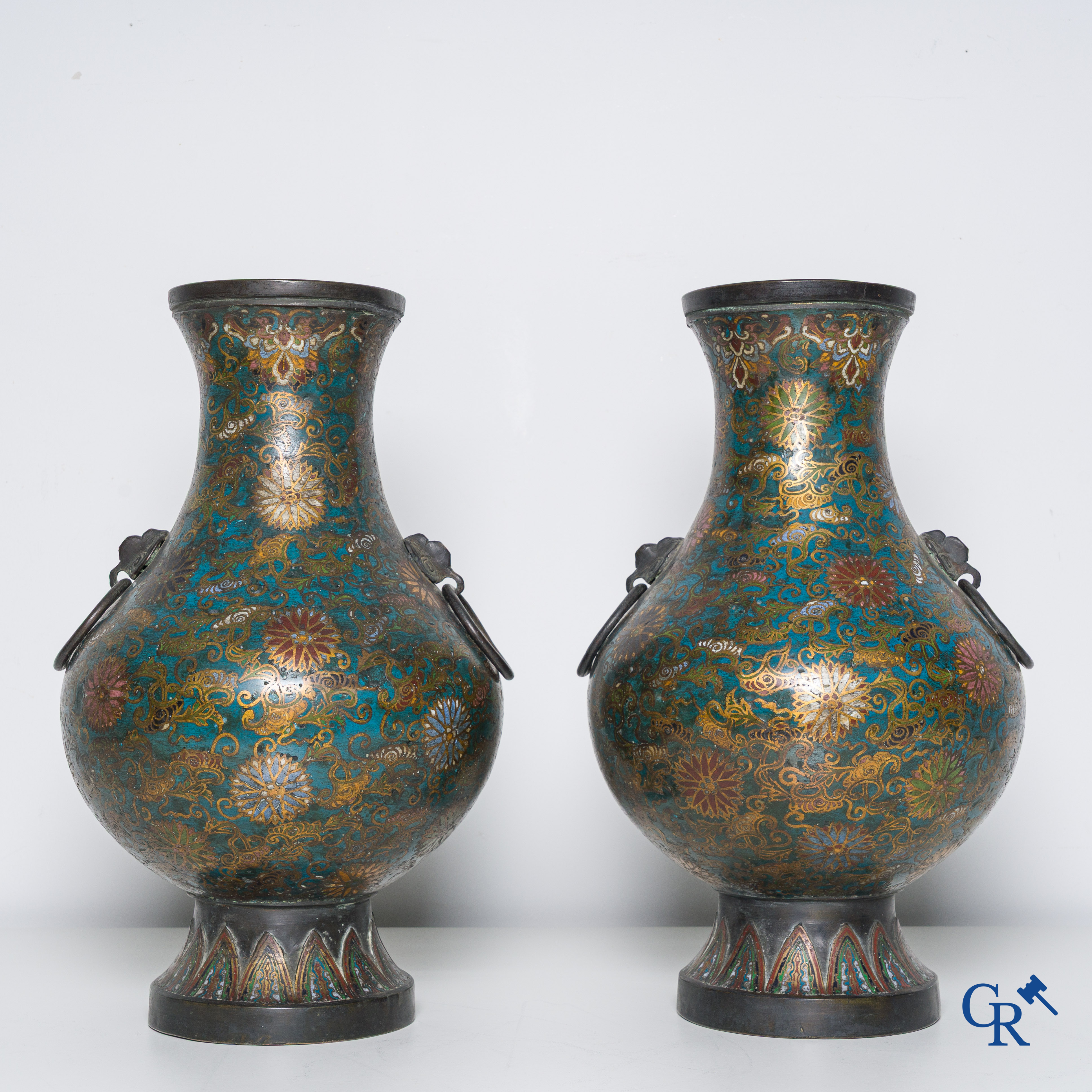 Asian Art, a pair of Chinese vases in cloisonné. Marked.