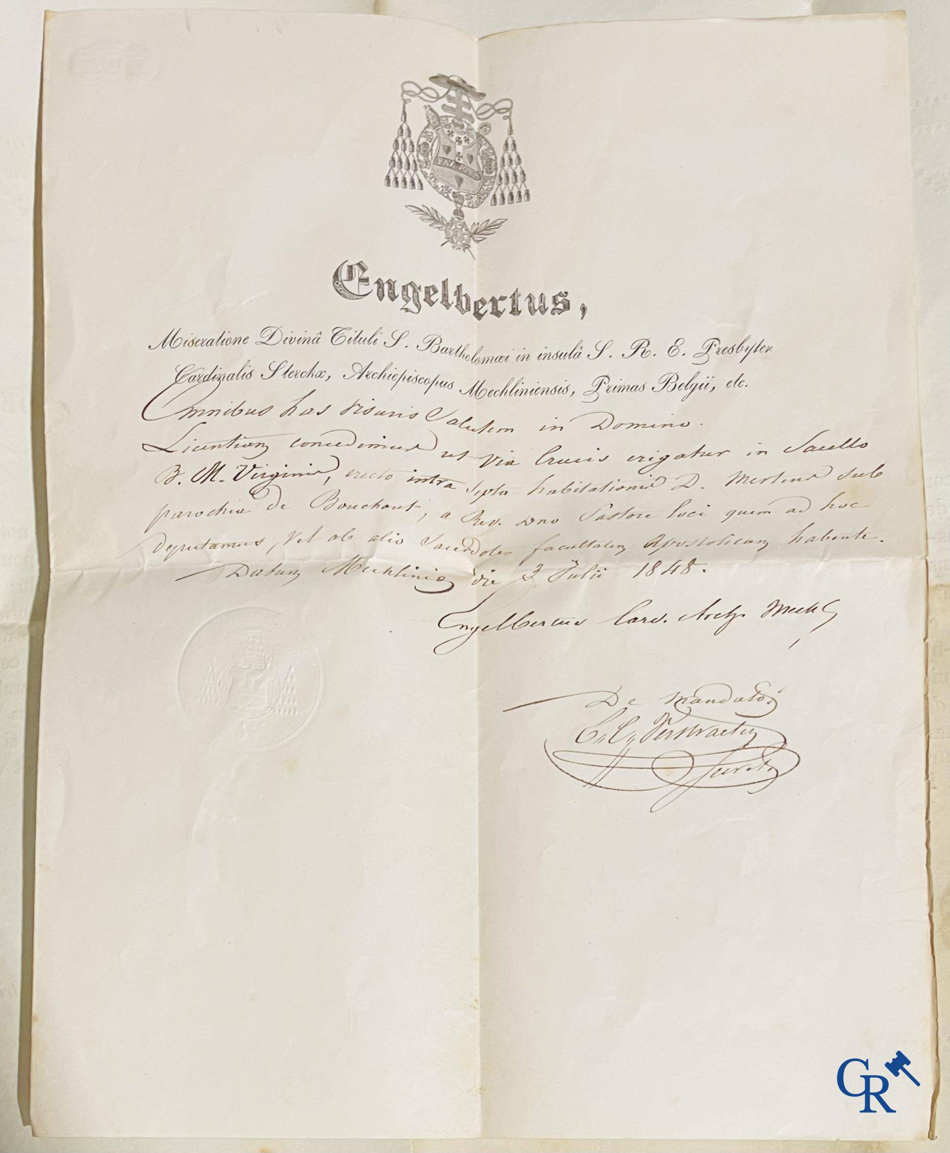 Objets religieux, un lot de 4 thecas scellés qui contiennent ensemble 23 reliques et plusieurs cedulas.