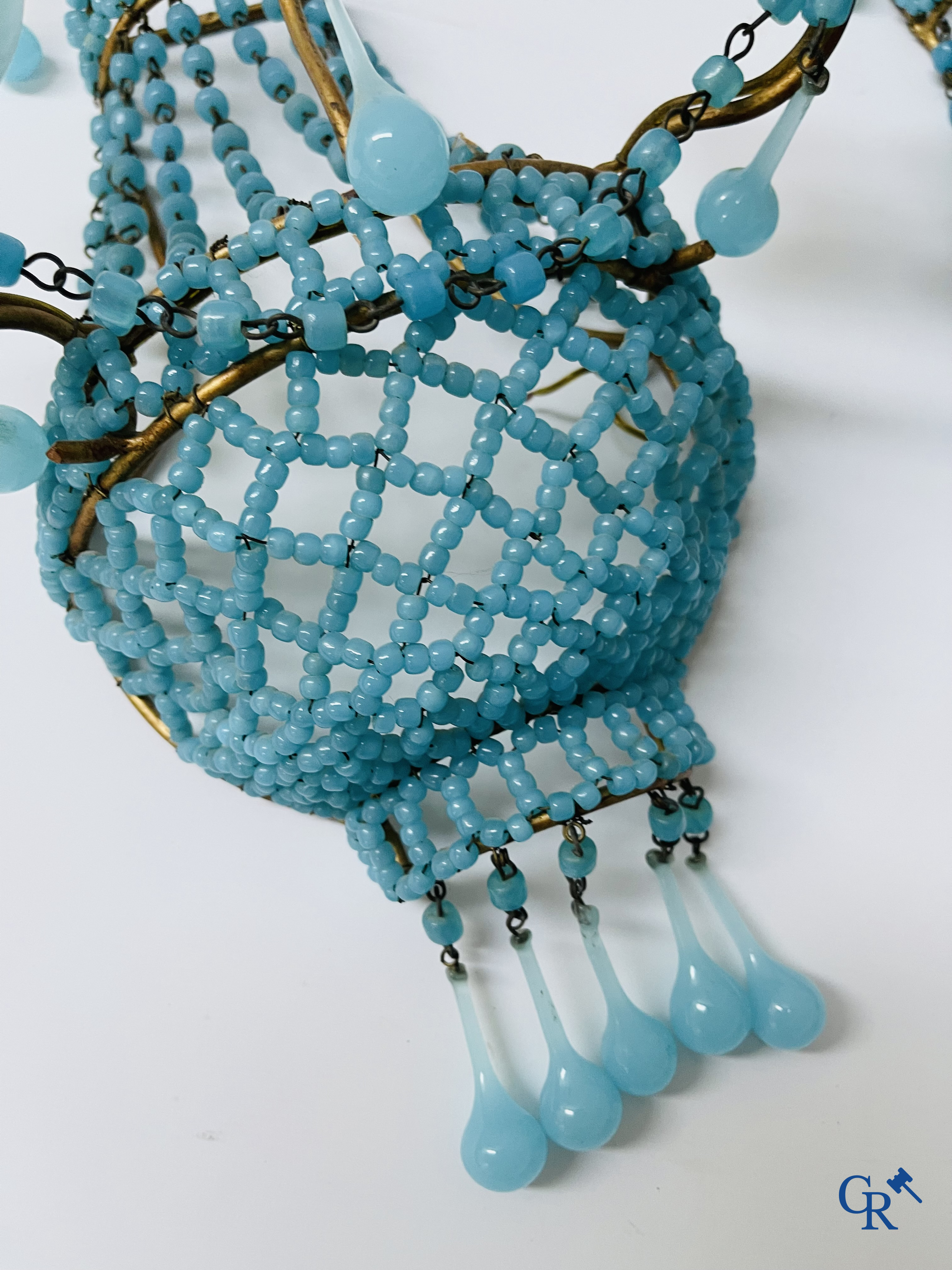 Lighting, chandeliers. A nice paire of appliques in gilded brass and blue opaline.