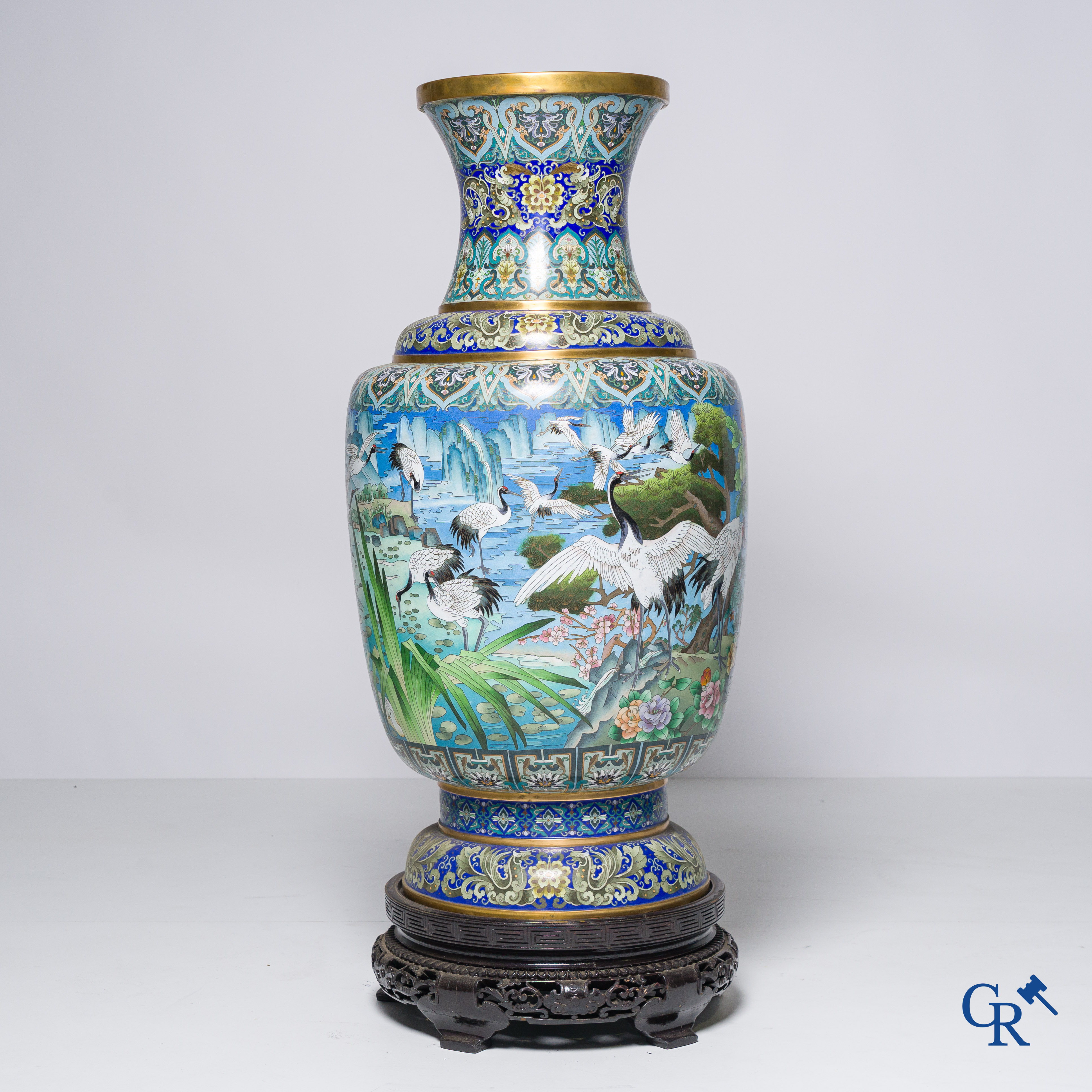 Asian Art, a massive cloisonné vase with cranes. 20th century.