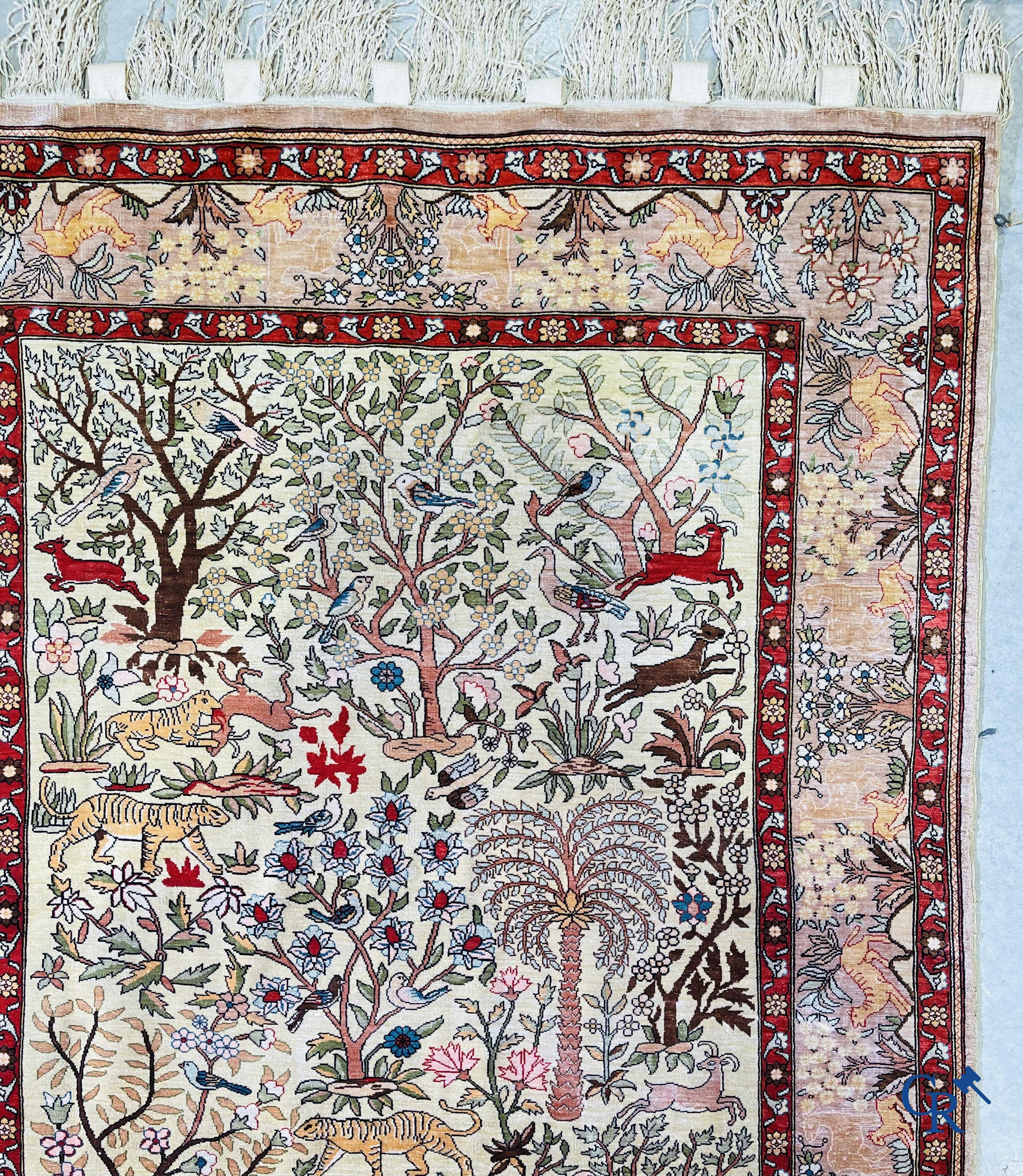 Argenterie: Milieu de table en argent. Période Art Déco. (800°/00)